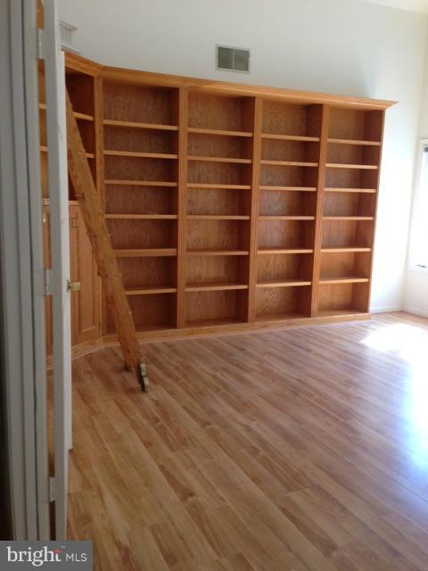 SHERWOOD CROSSING - Commercial Lease