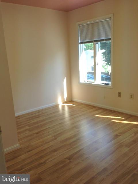 SHERWOOD CROSSING - Commercial Lease