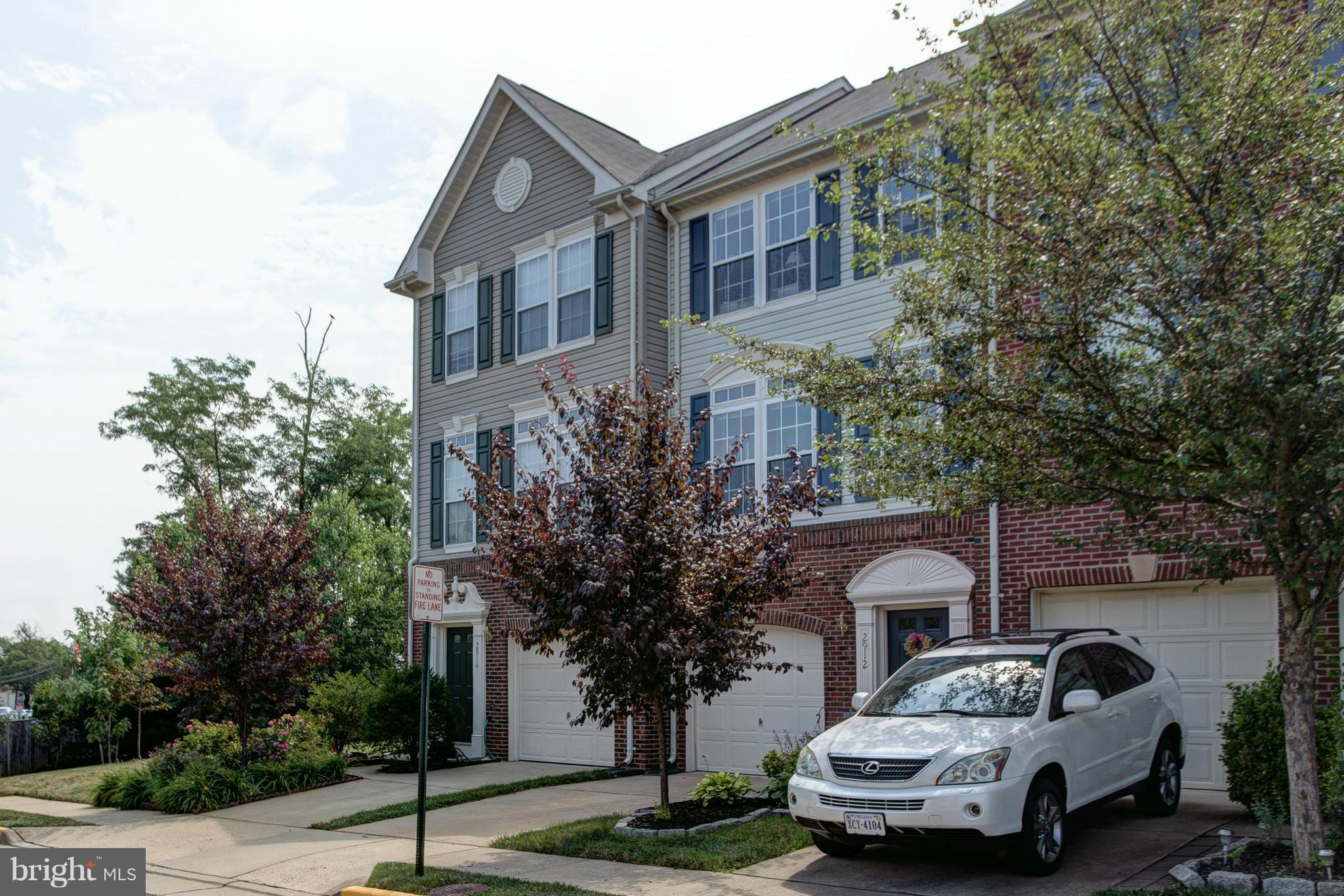 HUNTINGTON GROVE - Residential