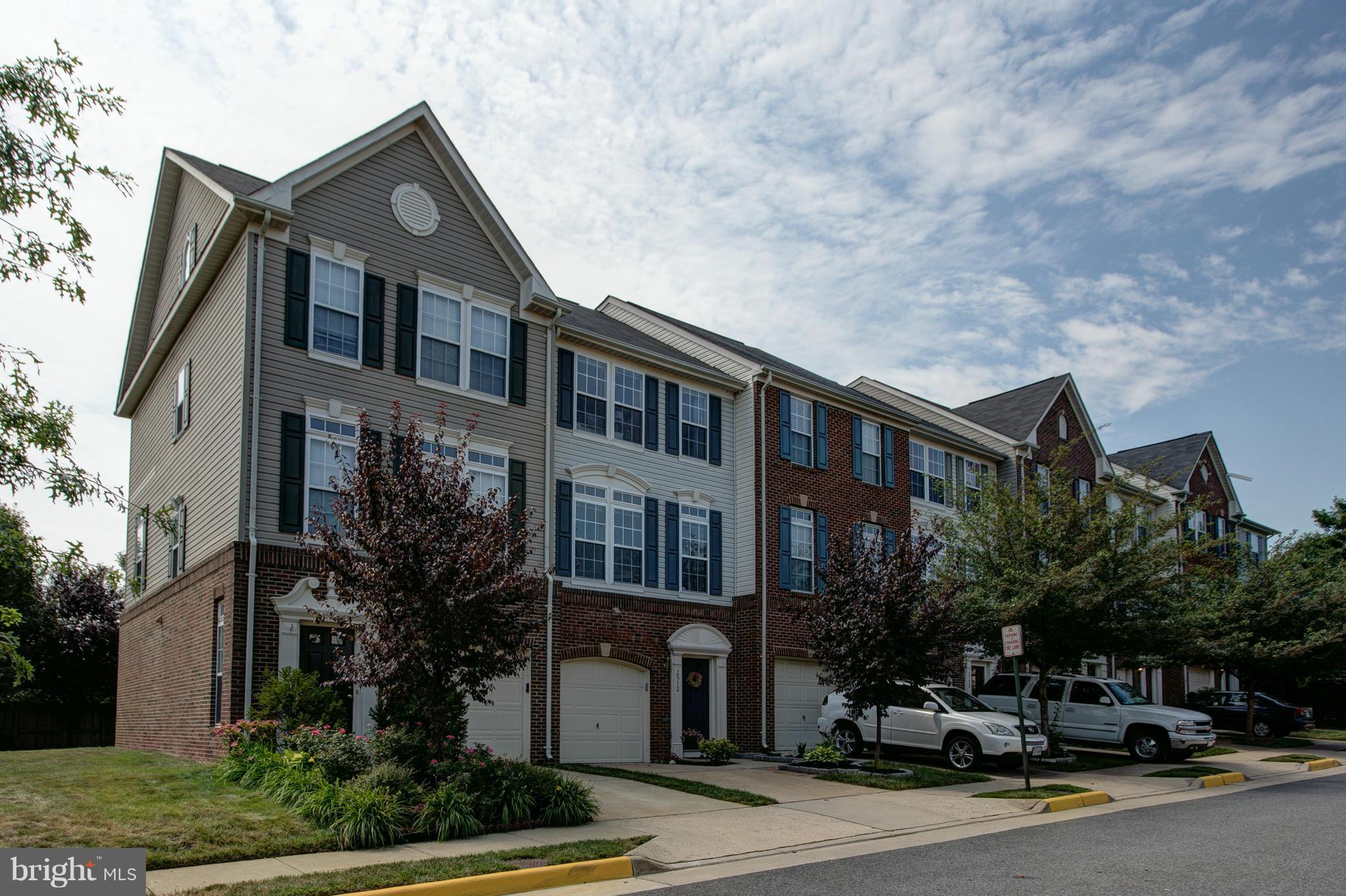 HUNTINGTON GROVE - Residential