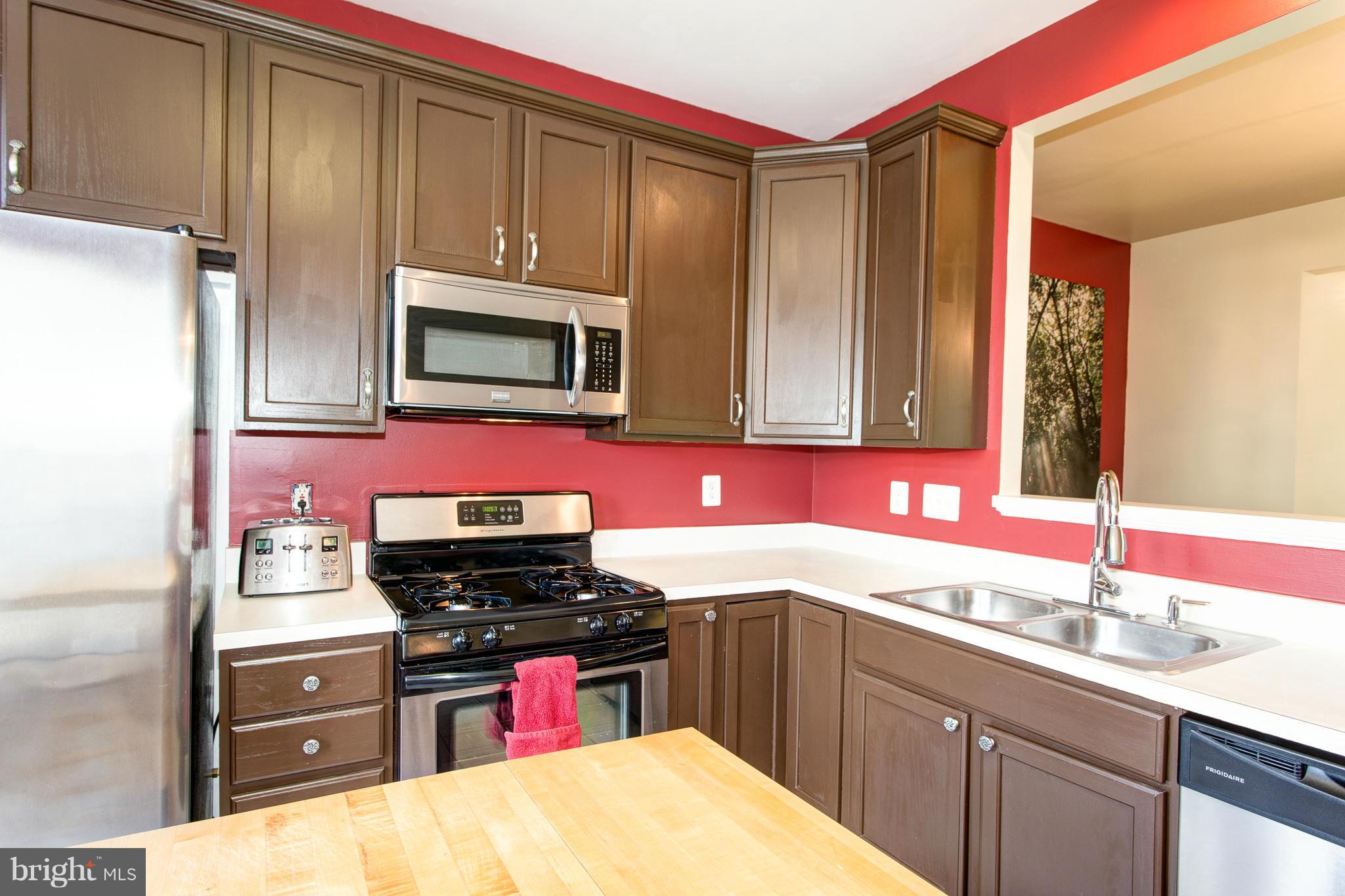 HUNTINGTON GROVE - Residential