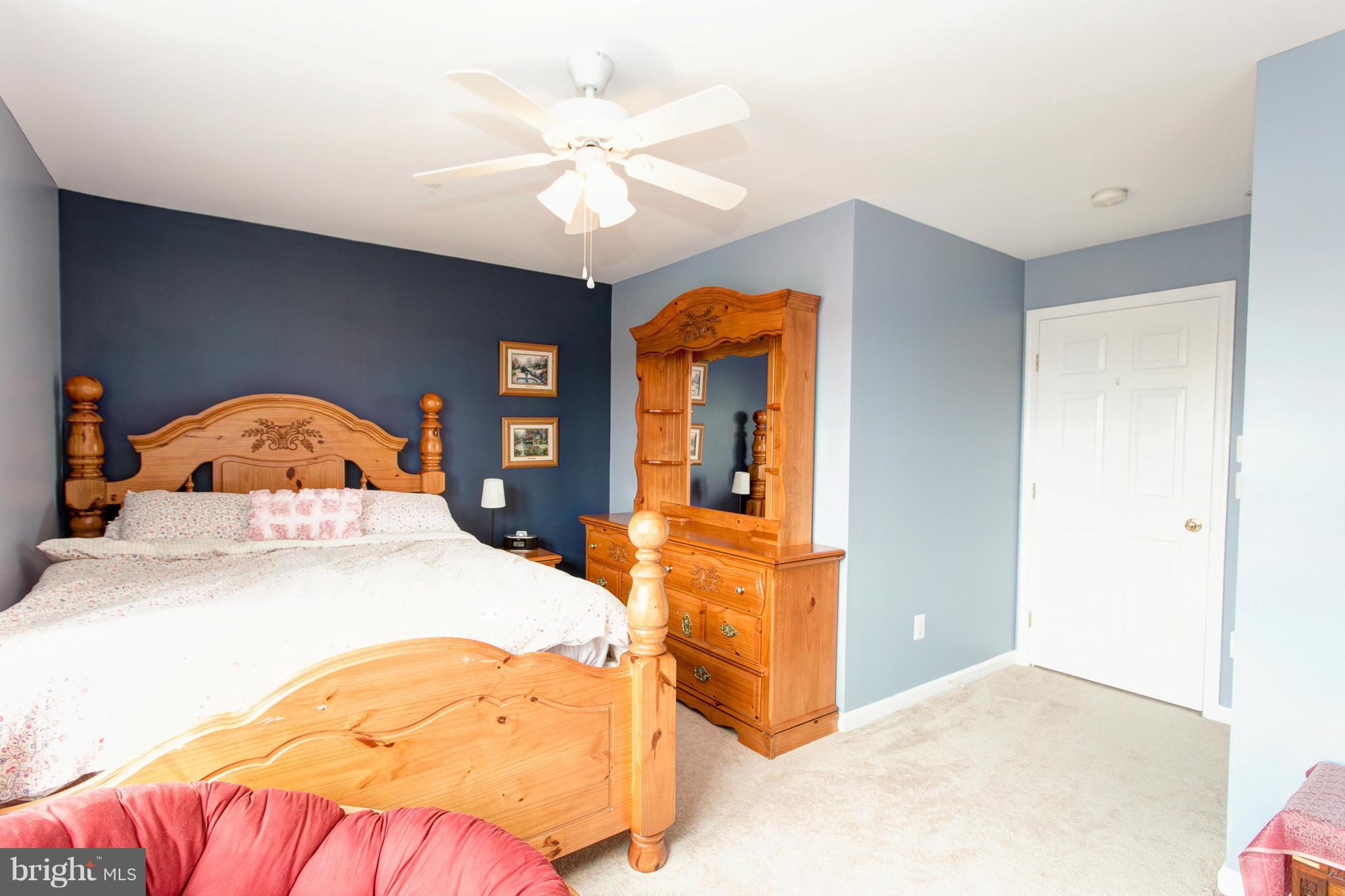 HUNTINGTON GROVE - Residential