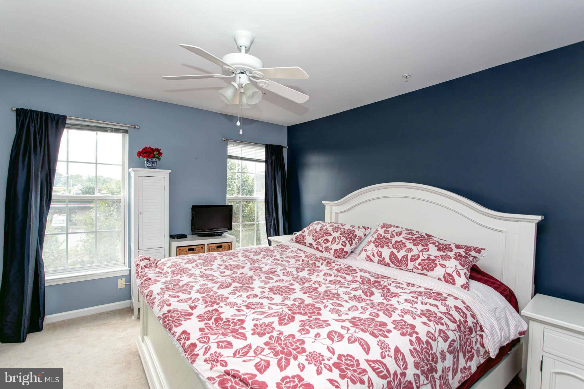 HUNTINGTON GROVE - Residential