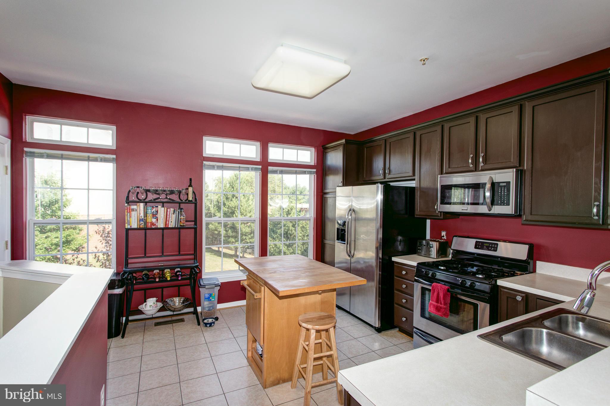HUNTINGTON GROVE - Residential
