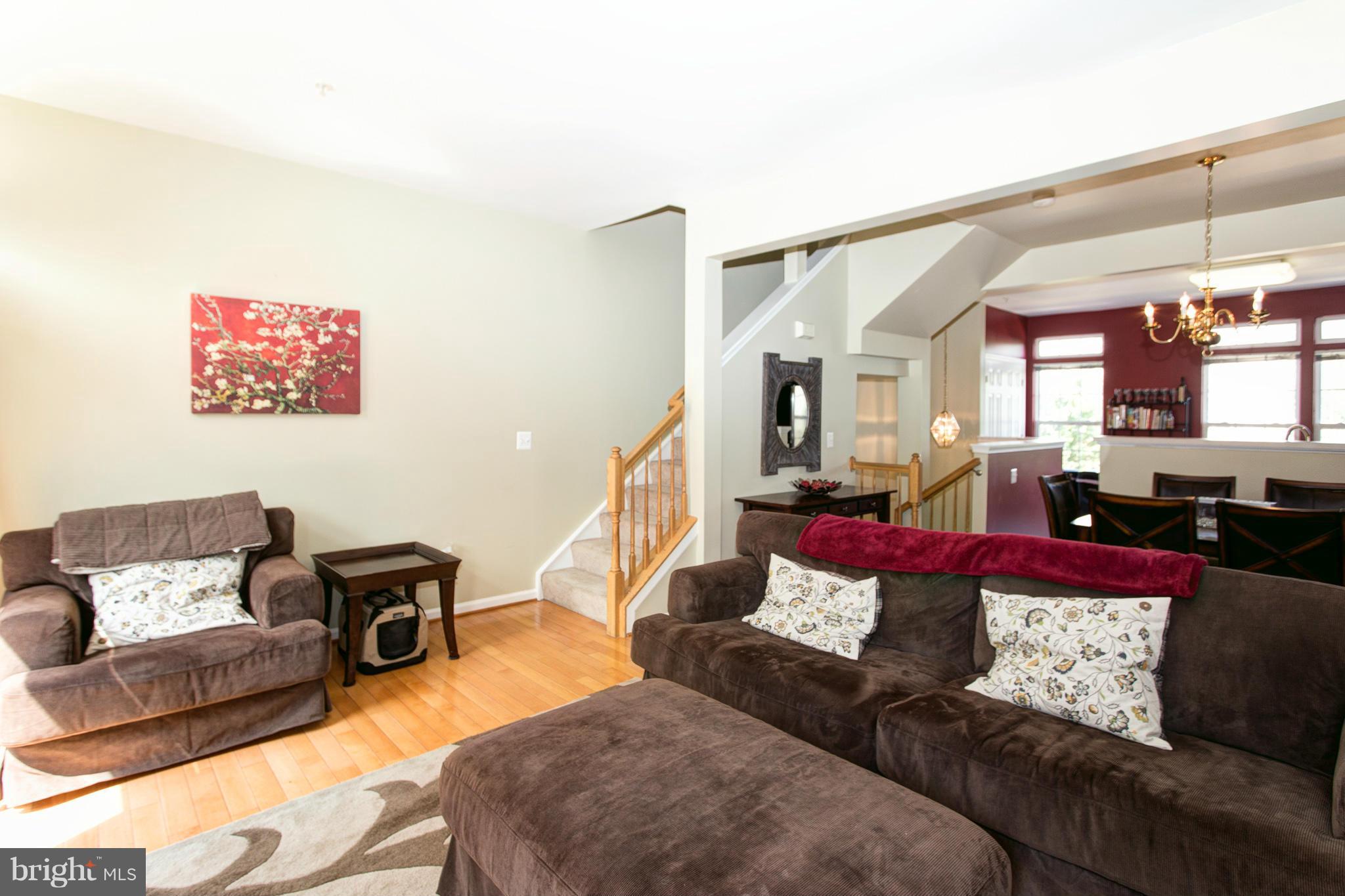 HUNTINGTON GROVE - Residential