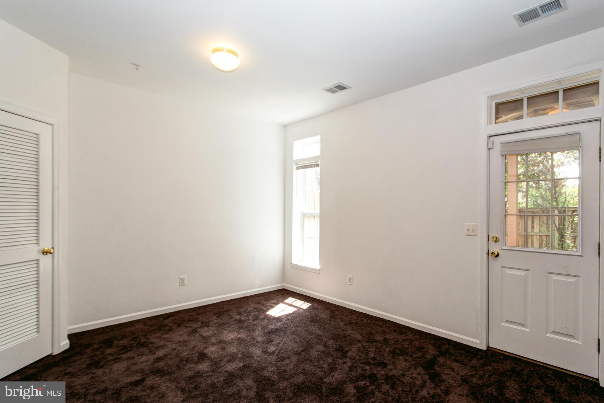 HUNTINGTON GROVE - Residential
