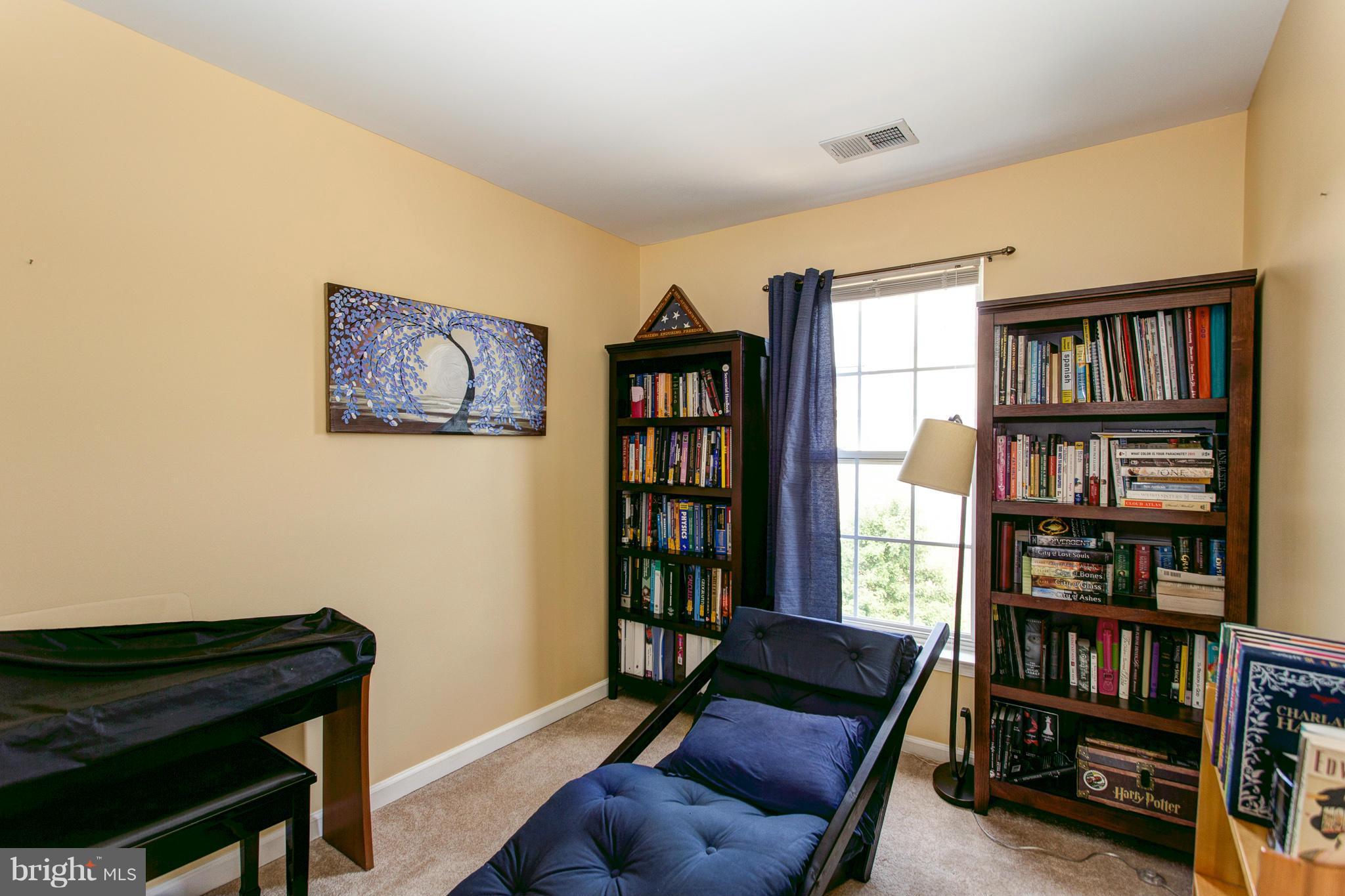HUNTINGTON GROVE - Residential