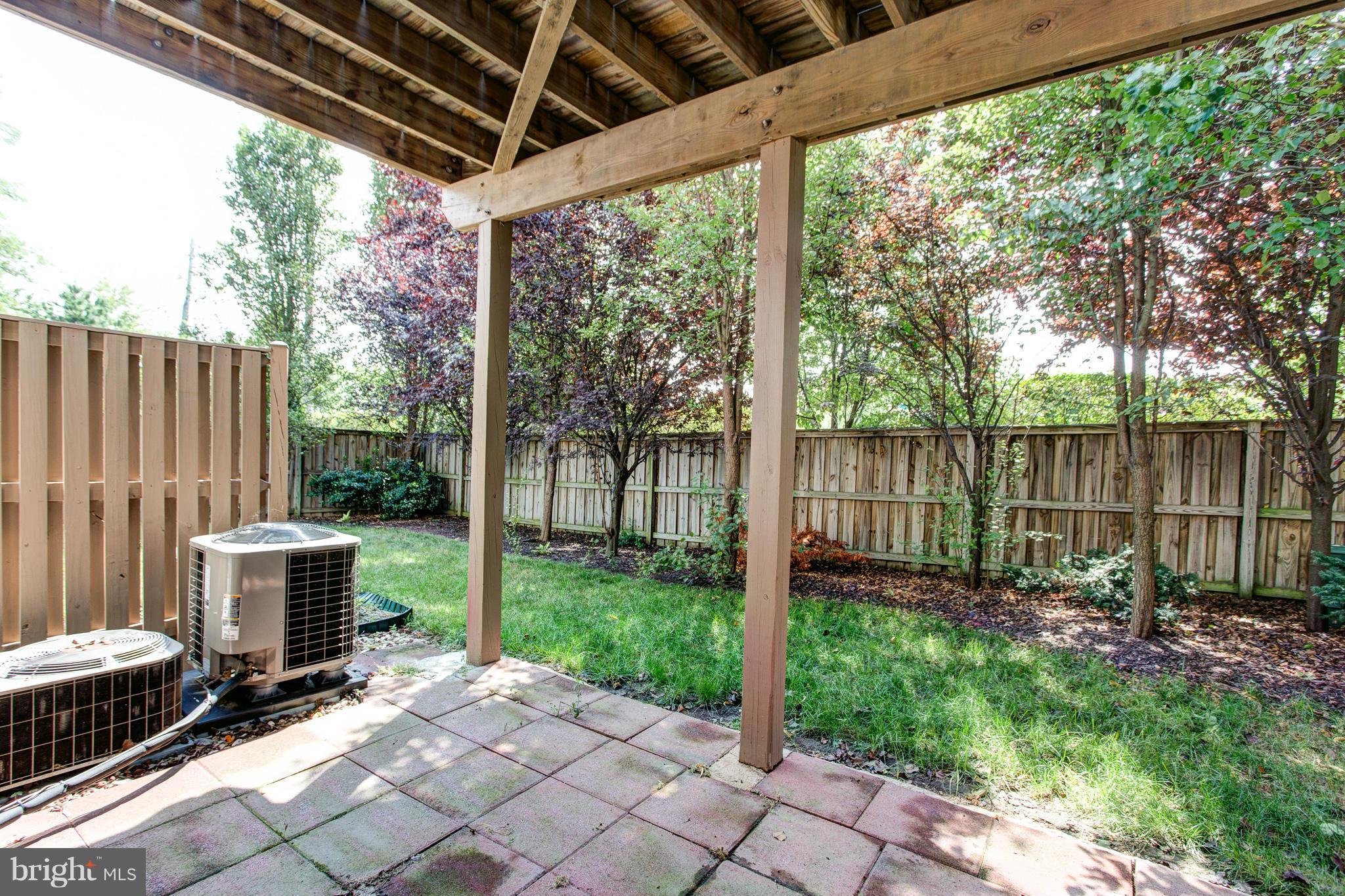 HUNTINGTON GROVE - Residential