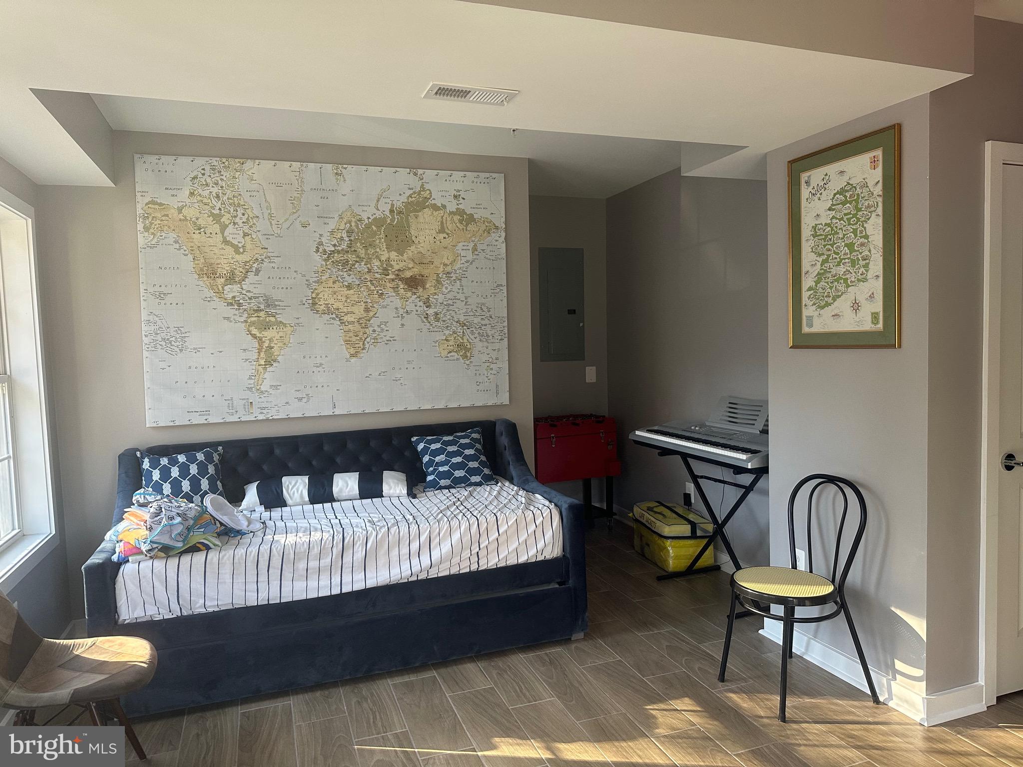 KENWOOD BEACH - Residential Lease