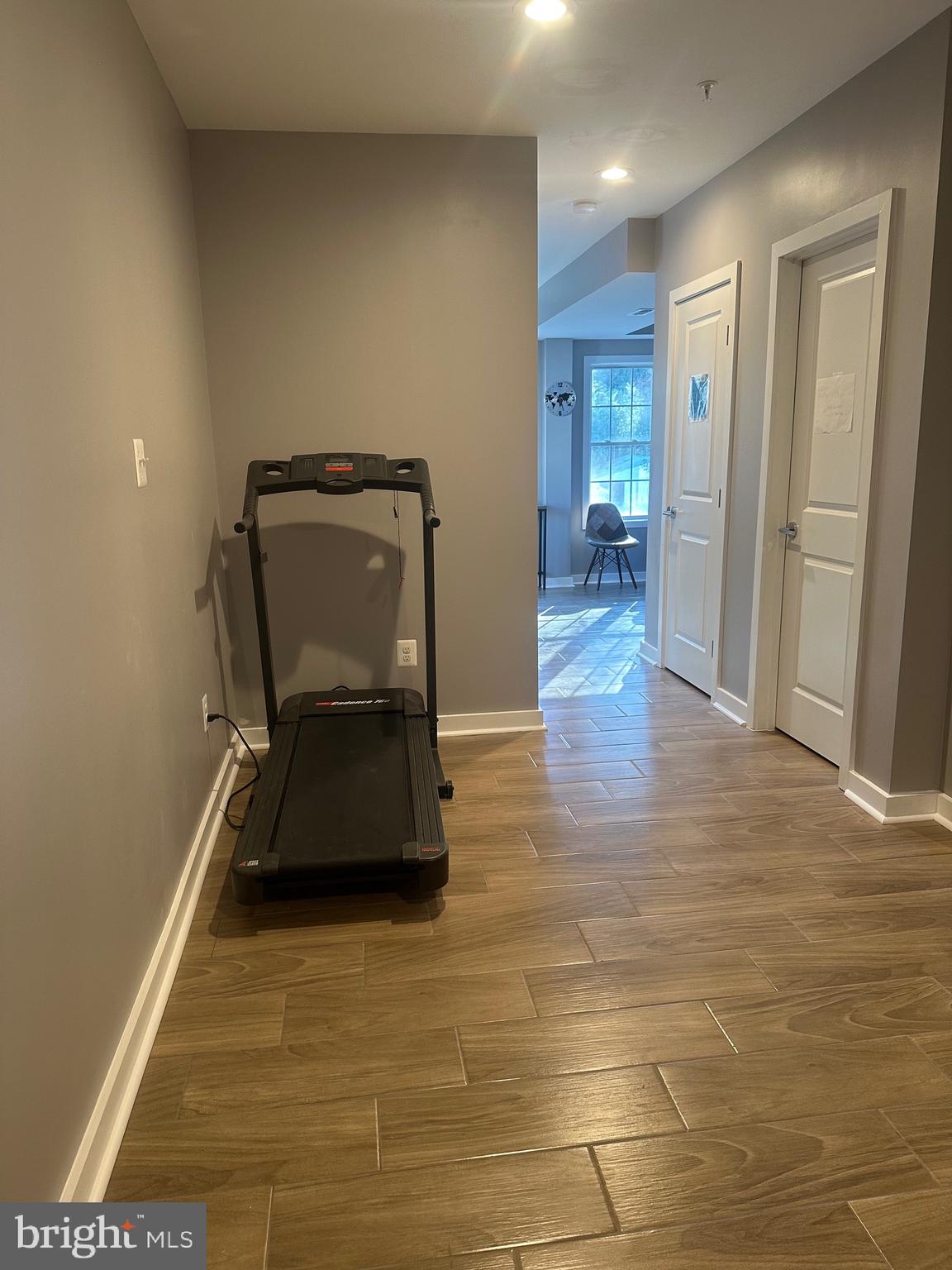 KENWOOD BEACH - Residential Lease