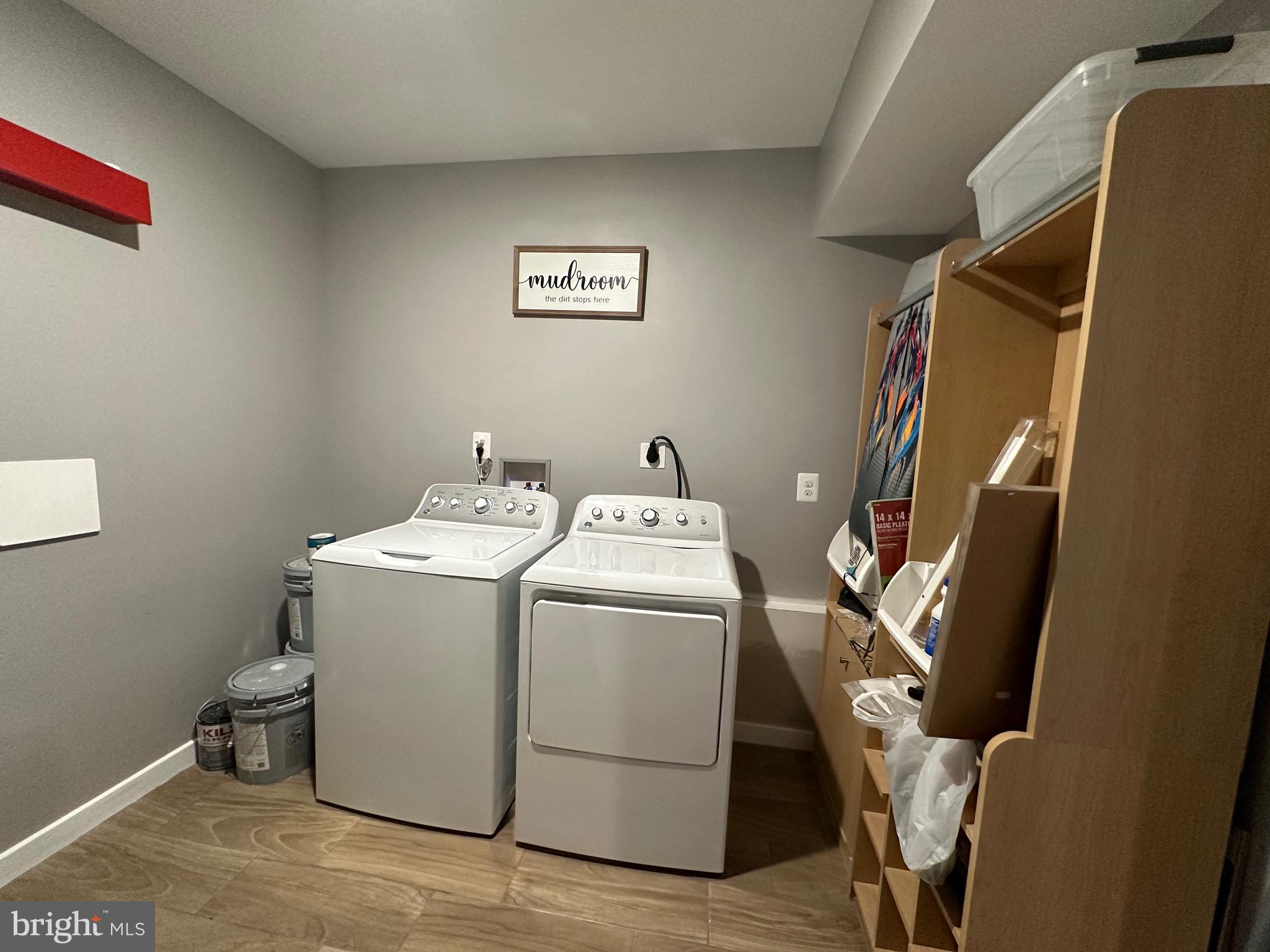 KENWOOD BEACH - Residential Lease