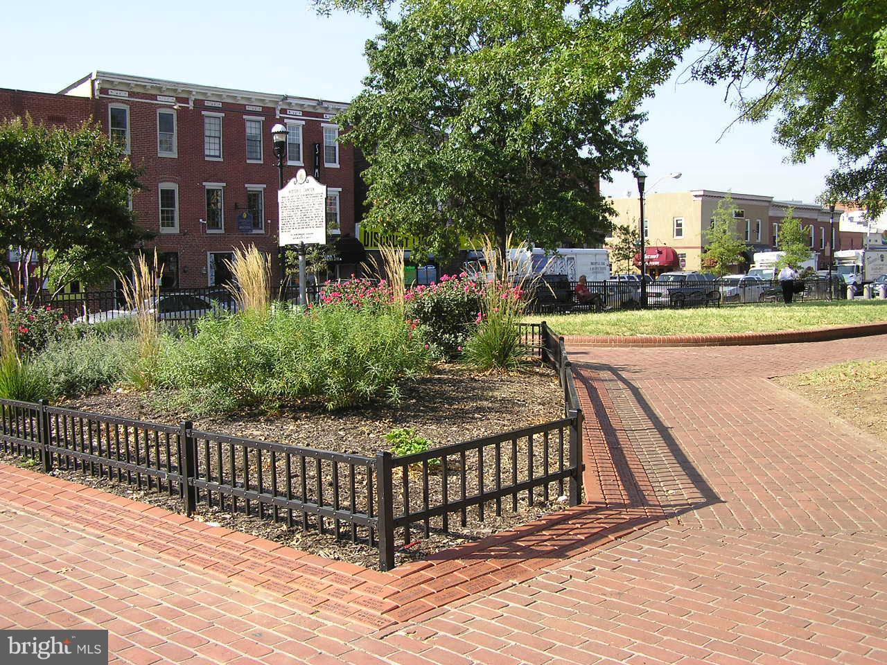 HIGHLANDTOWN - Residential