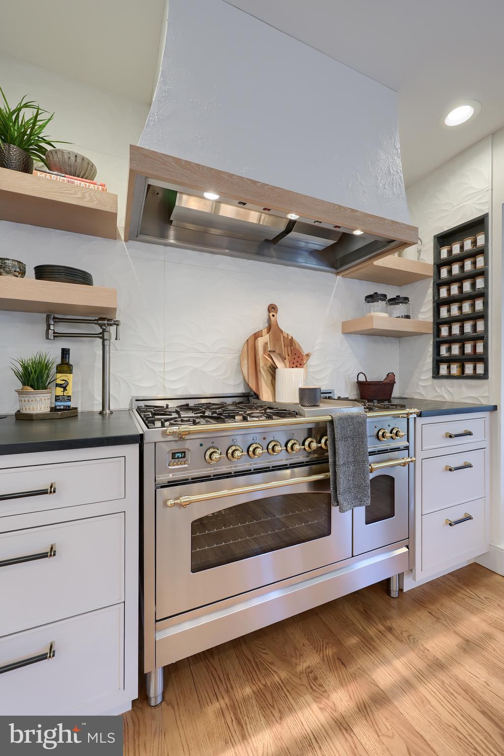 HAMILTON PARK - Residential