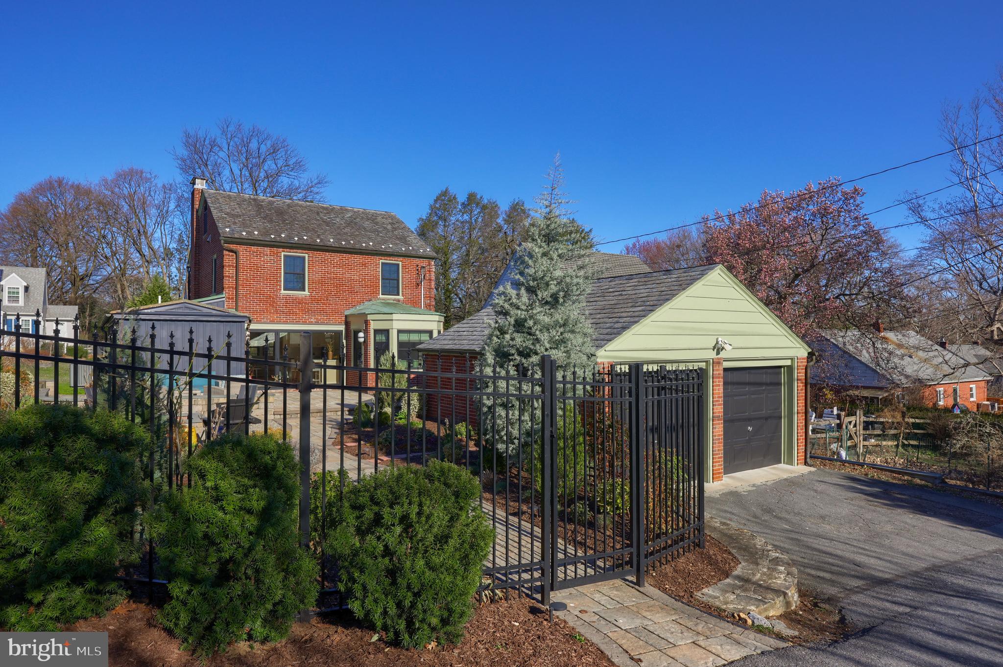 HAMILTON PARK - Residential