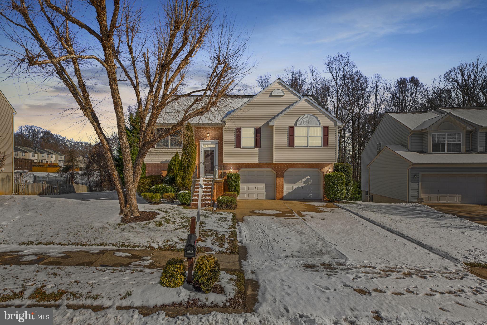 CONSTANT FRIENDSHIP - Residential