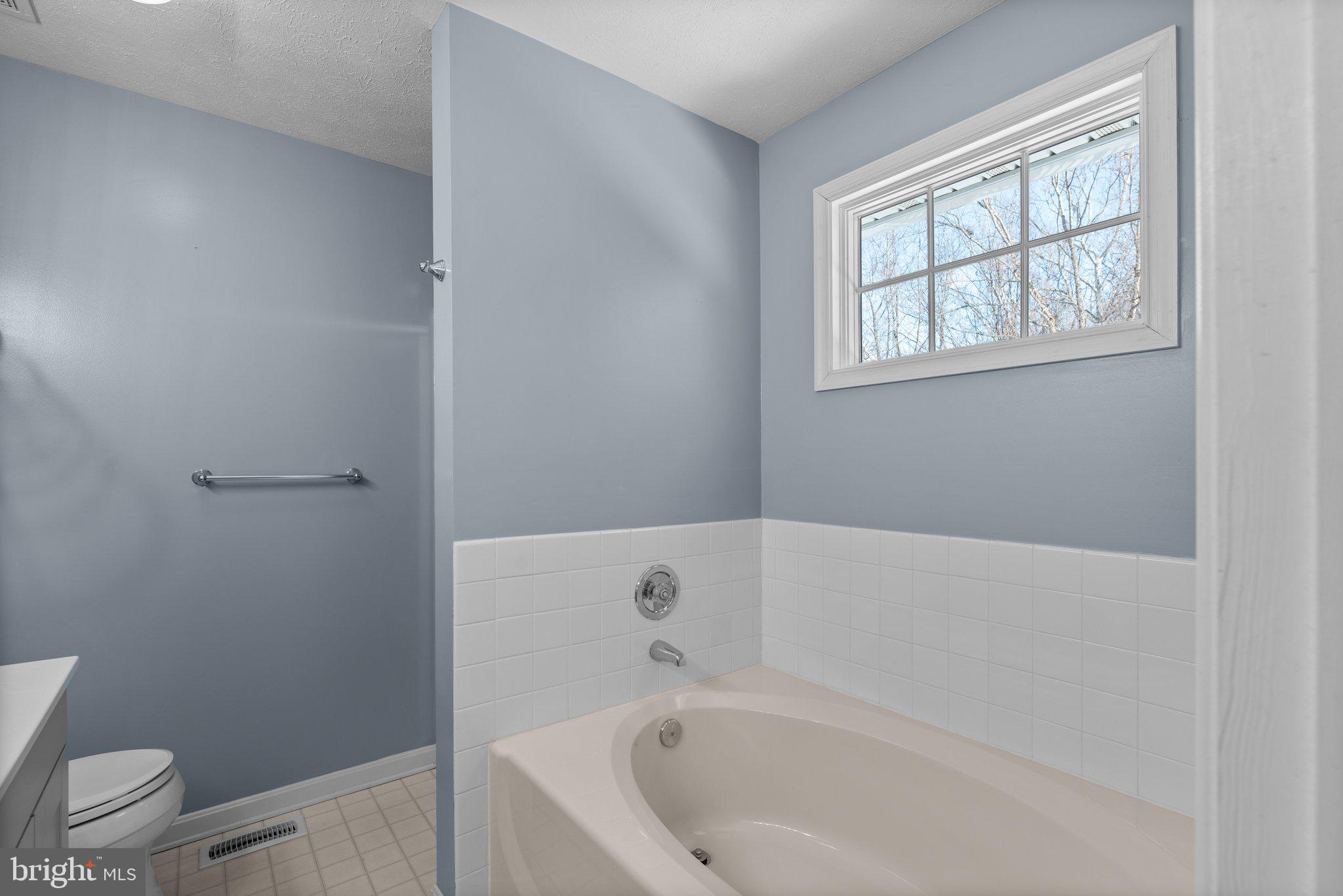 CONSTANT FRIENDSHIP - Residential