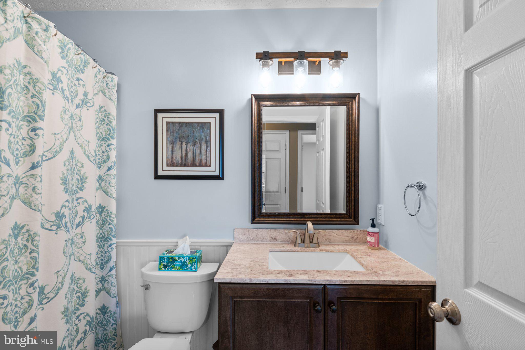 CONSTANT FRIENDSHIP - Residential