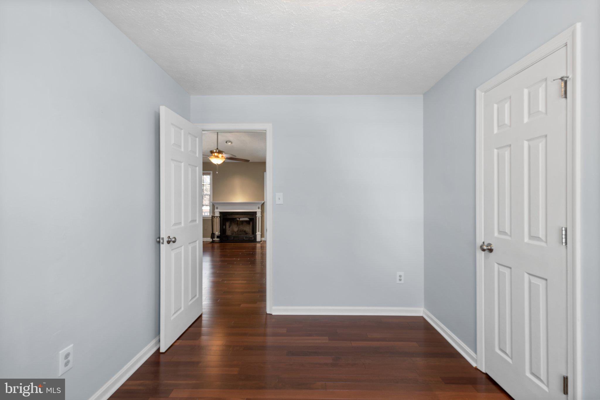 CONSTANT FRIENDSHIP - Residential