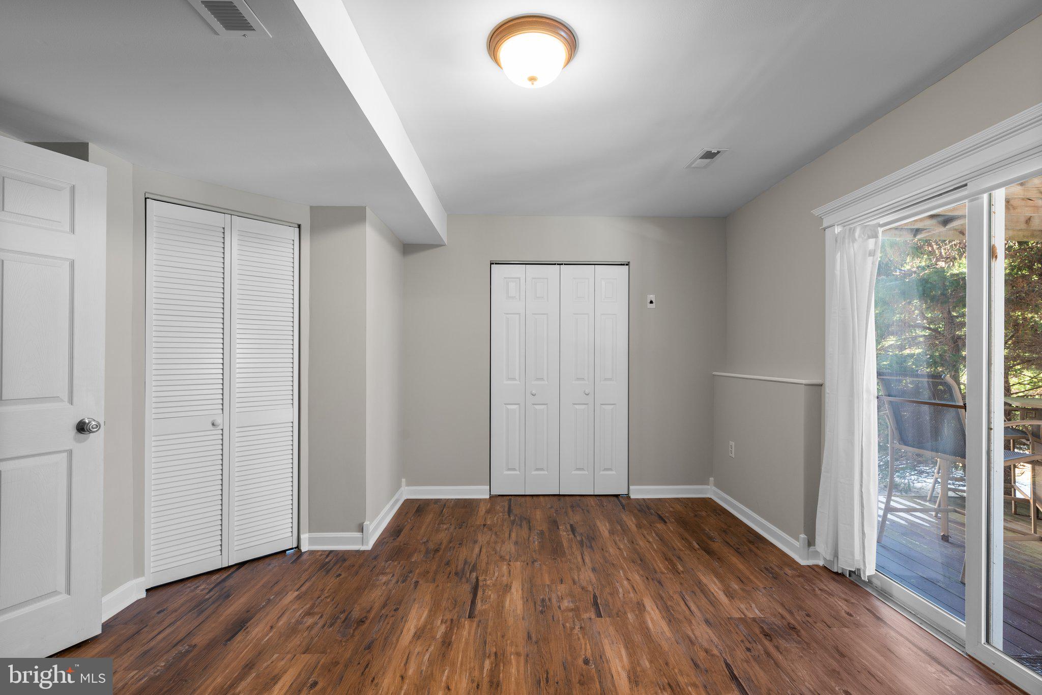 CONSTANT FRIENDSHIP - Residential