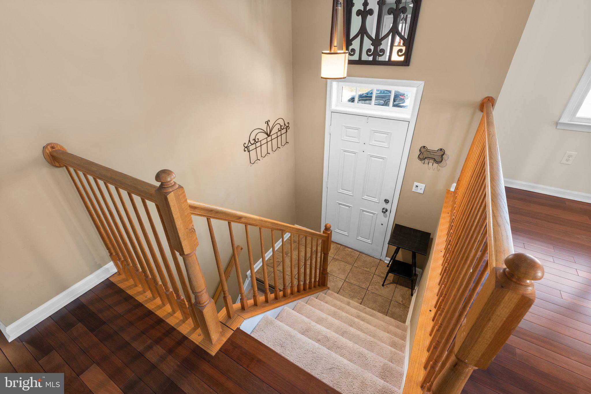 CONSTANT FRIENDSHIP - Residential