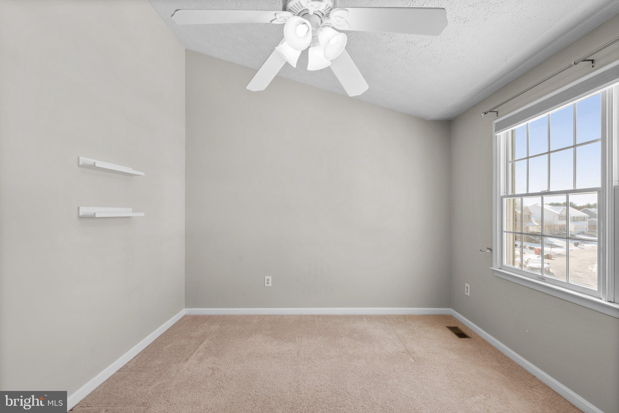 CONSTANT FRIENDSHIP - Residential