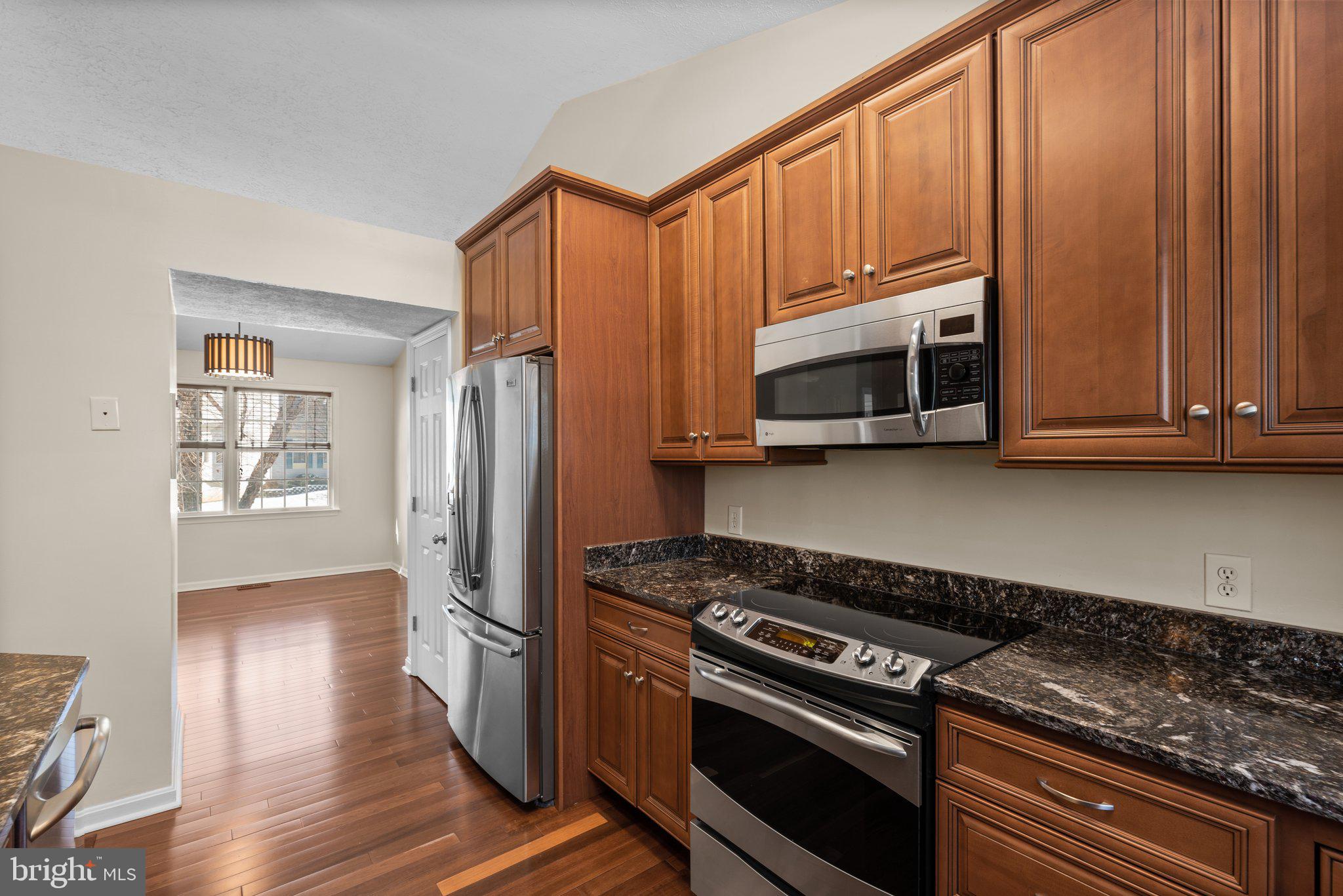 CONSTANT FRIENDSHIP - Residential