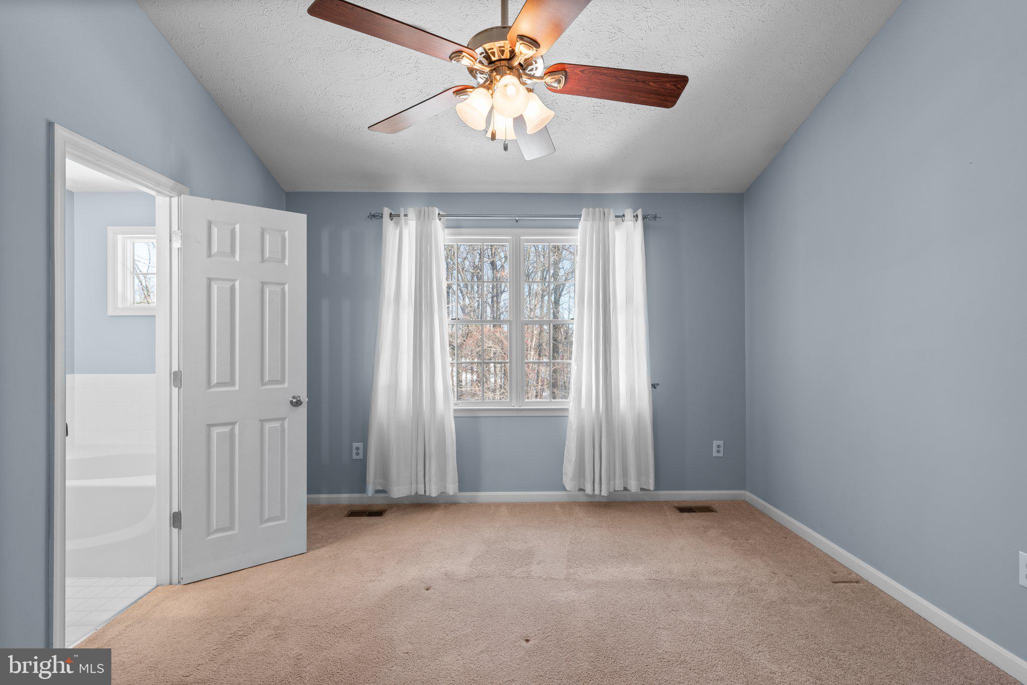 CONSTANT FRIENDSHIP - Residential