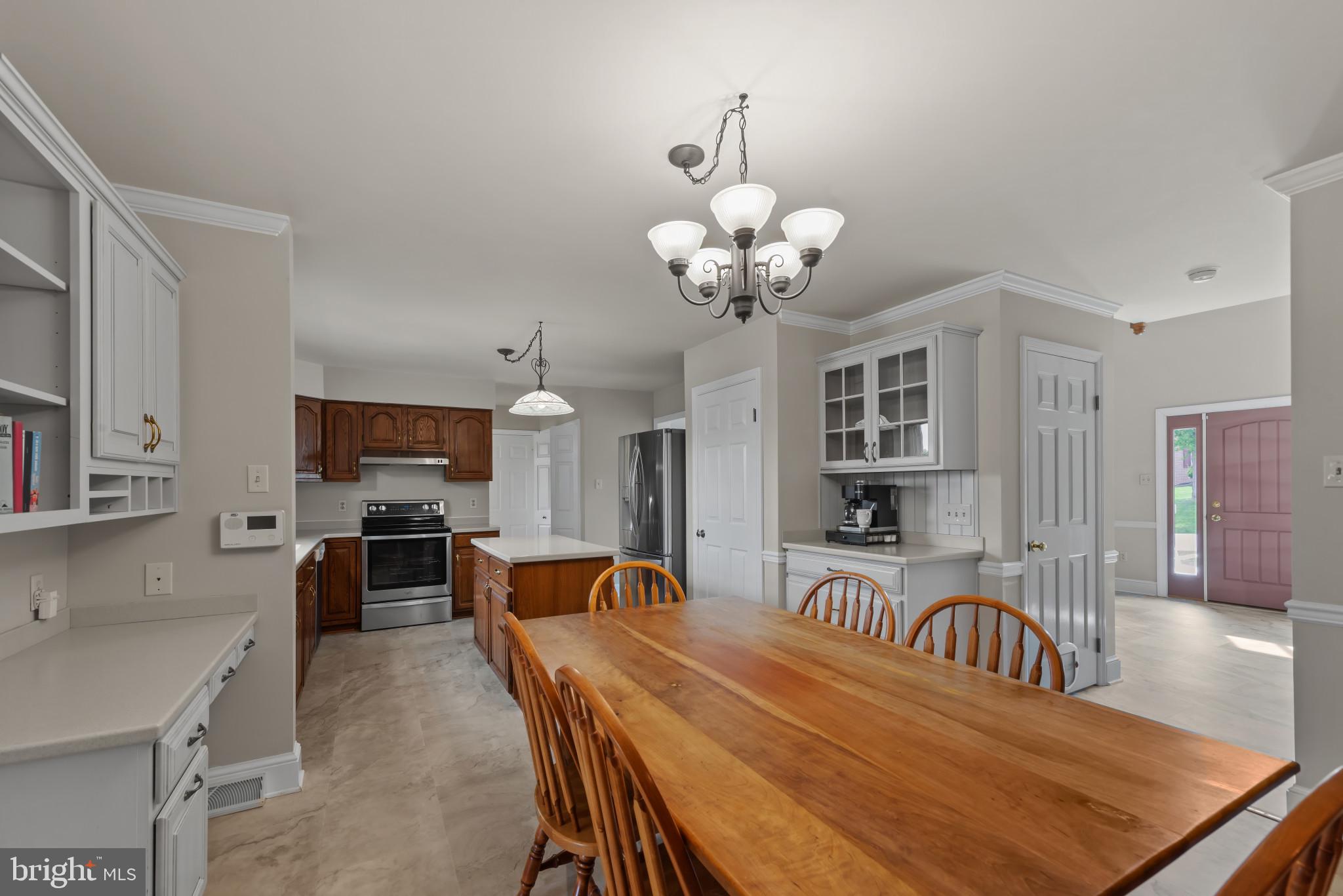 POTOMAC MANOR - Residential