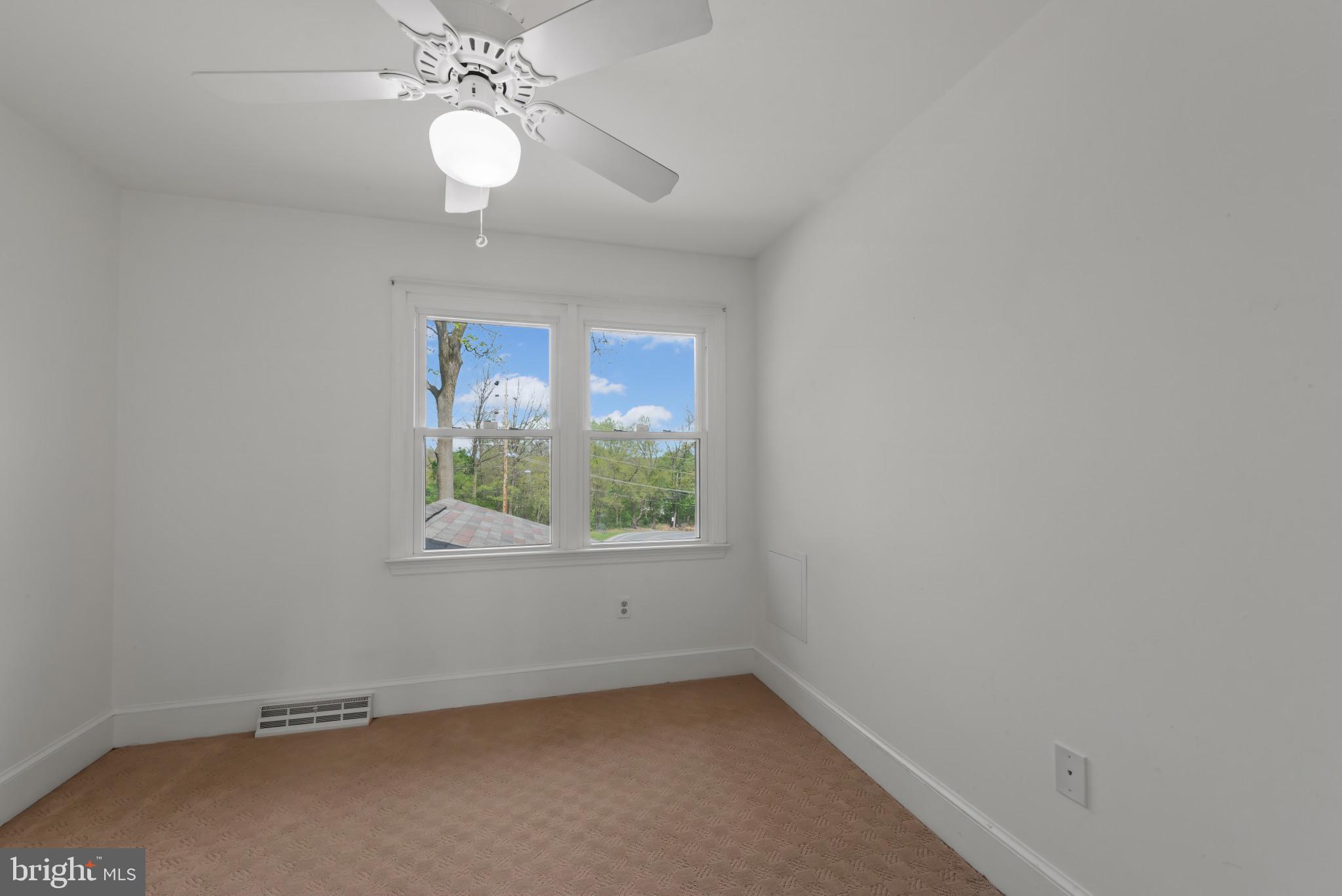 POTOMAC MANOR - Residential