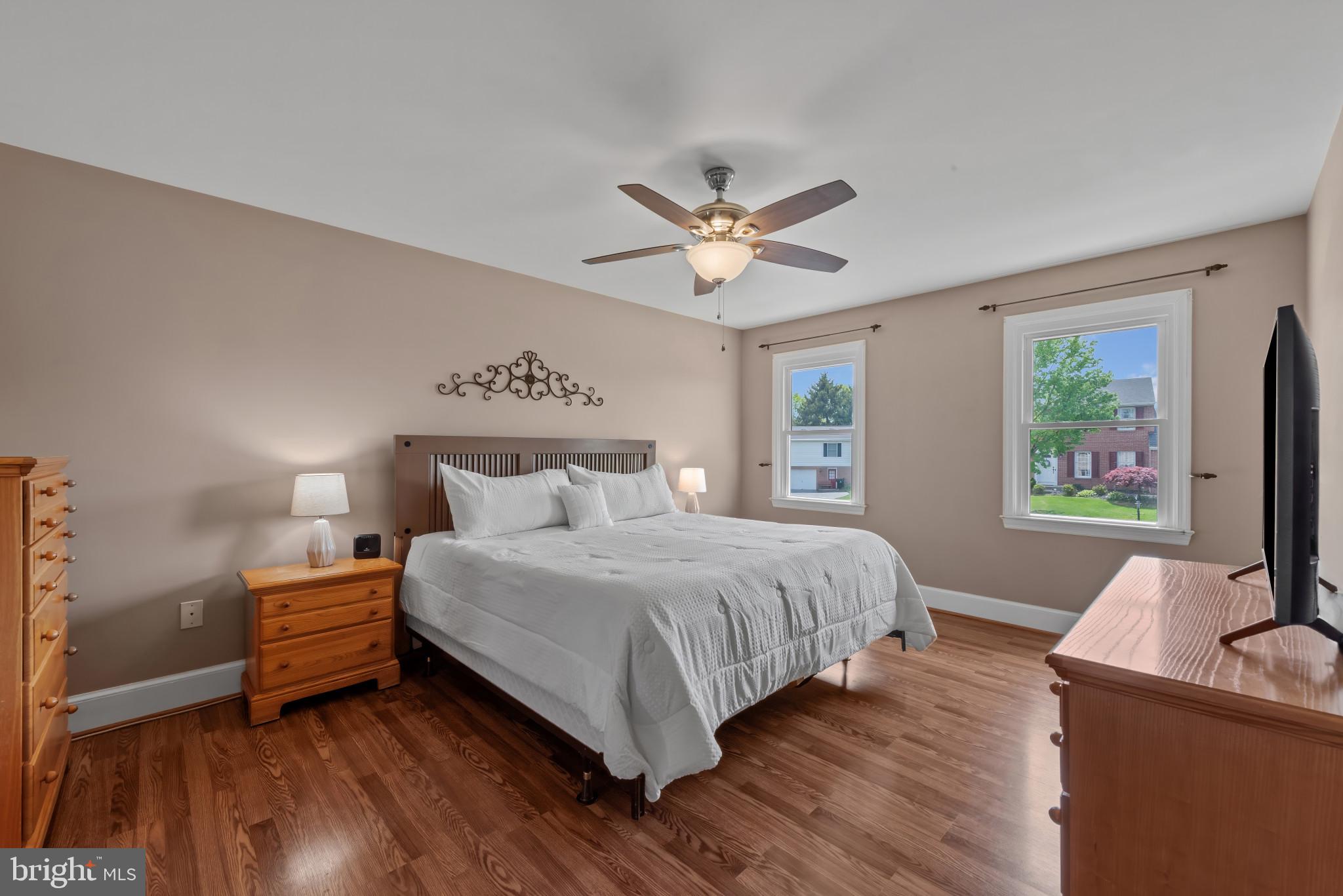 POTOMAC MANOR - Residential