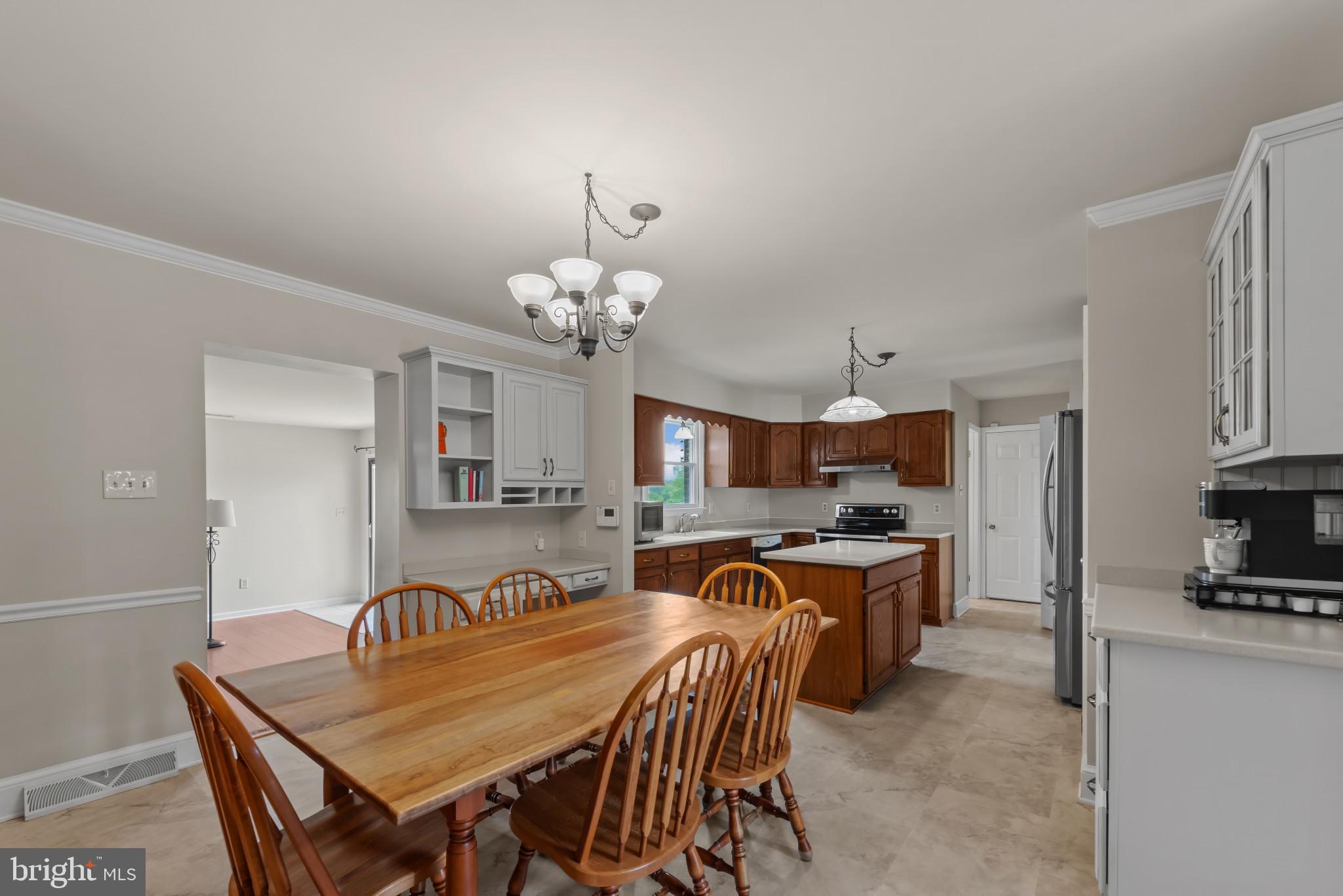 POTOMAC MANOR - Residential