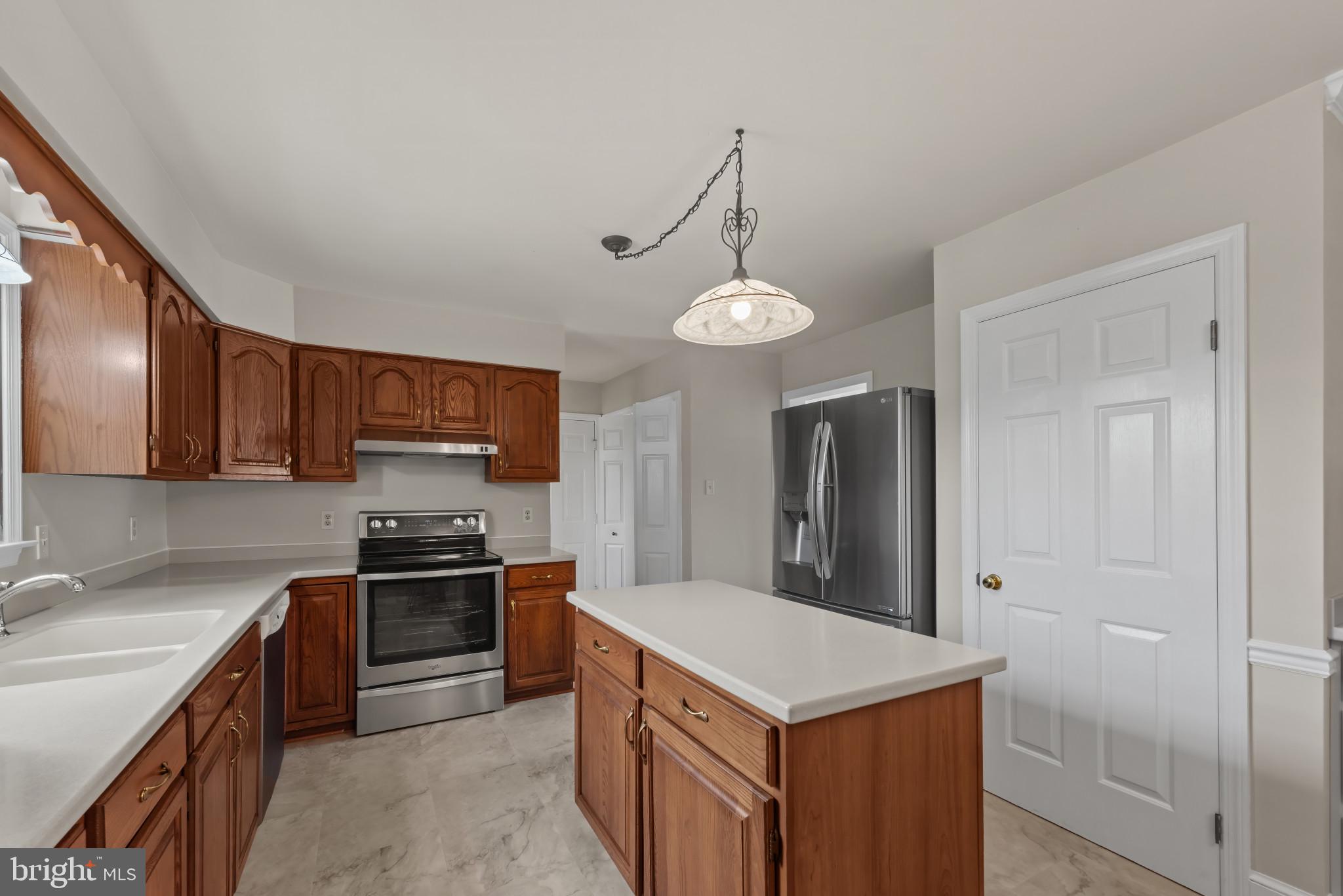 POTOMAC MANOR - Residential