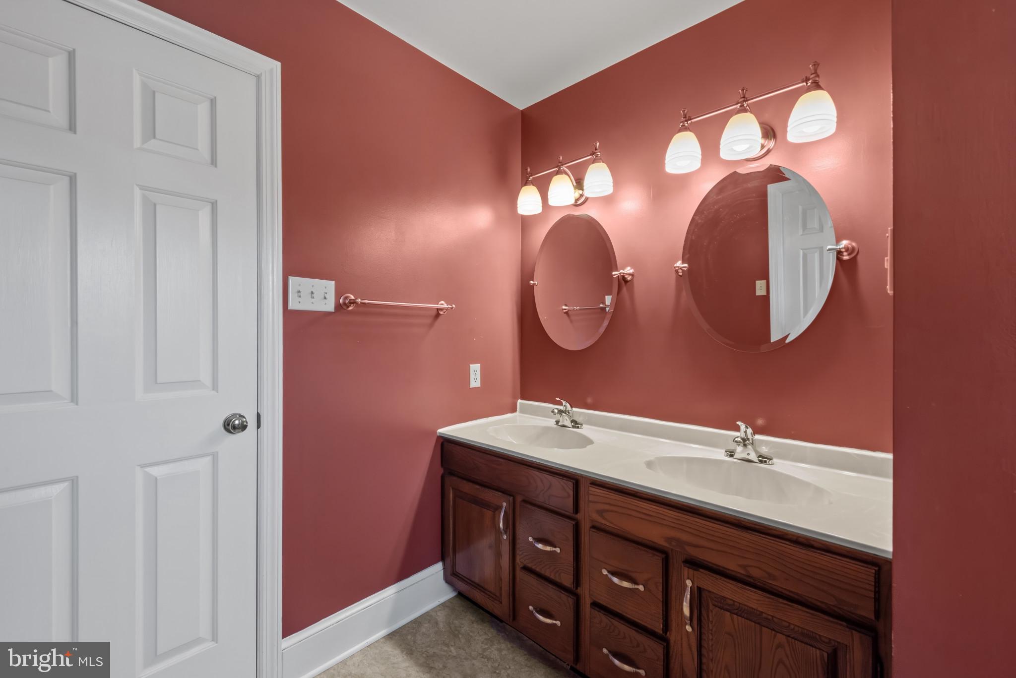 POTOMAC MANOR - Residential