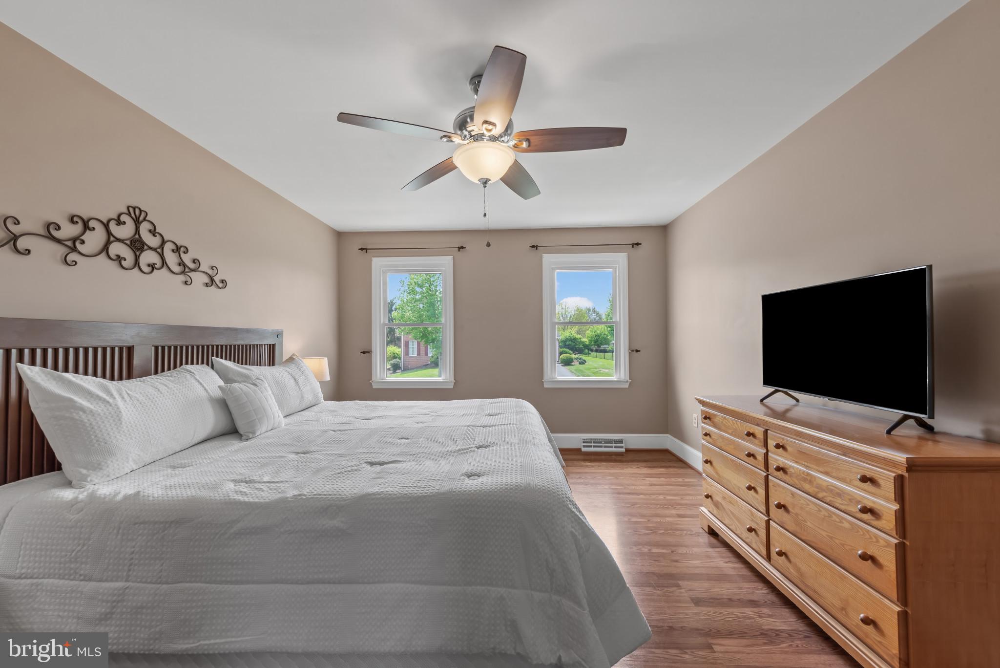 POTOMAC MANOR - Residential