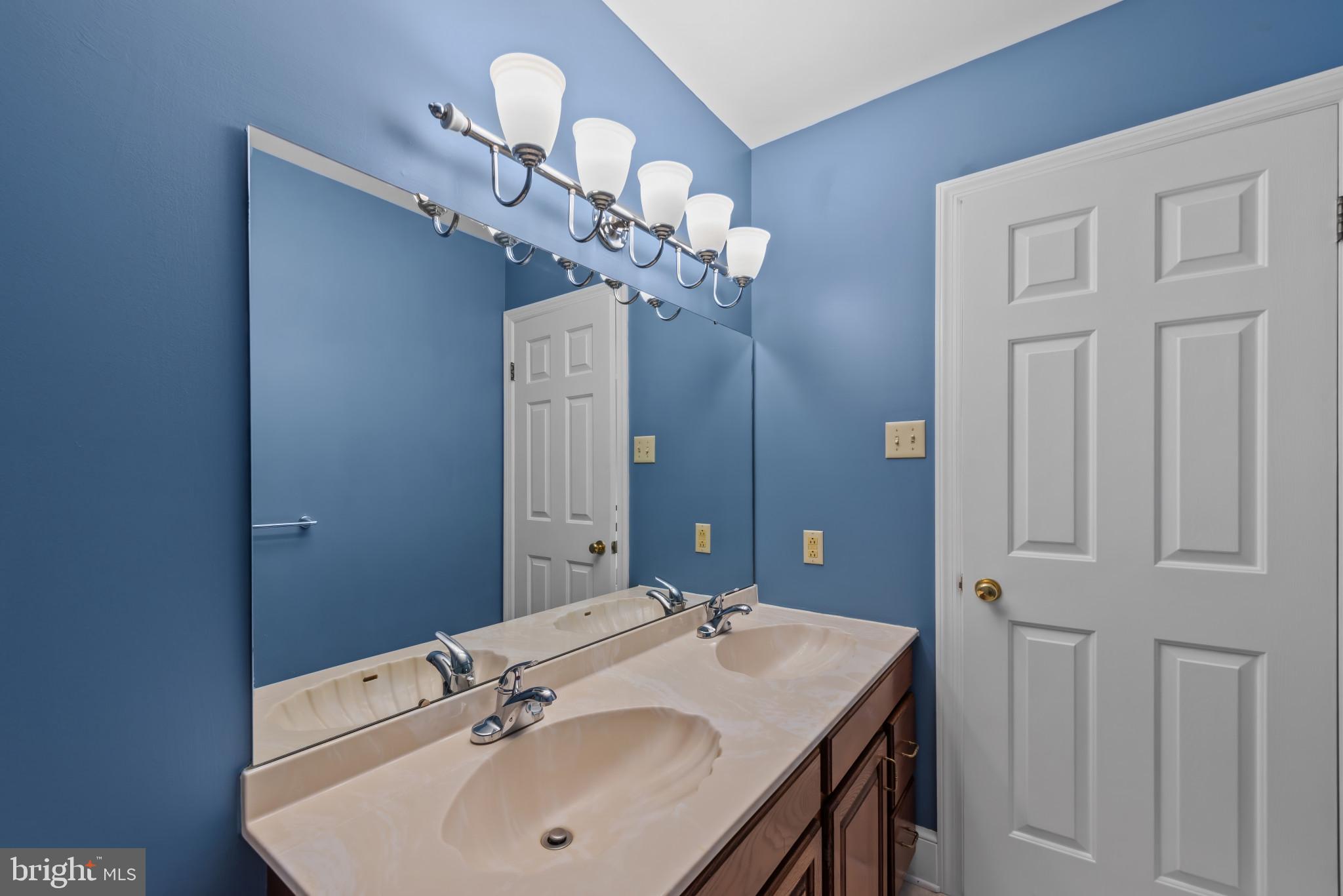 POTOMAC MANOR - Residential