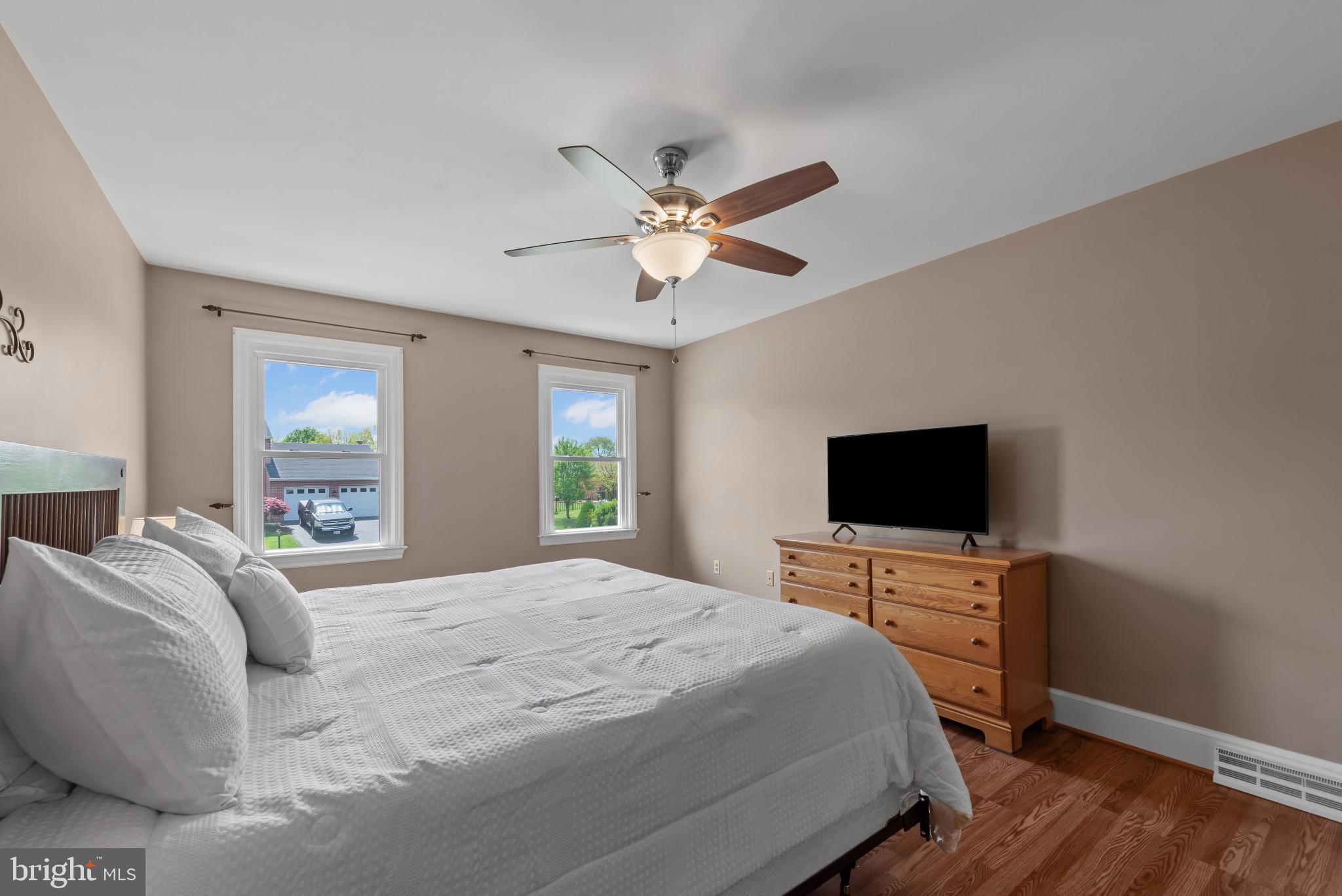 POTOMAC MANOR - Residential