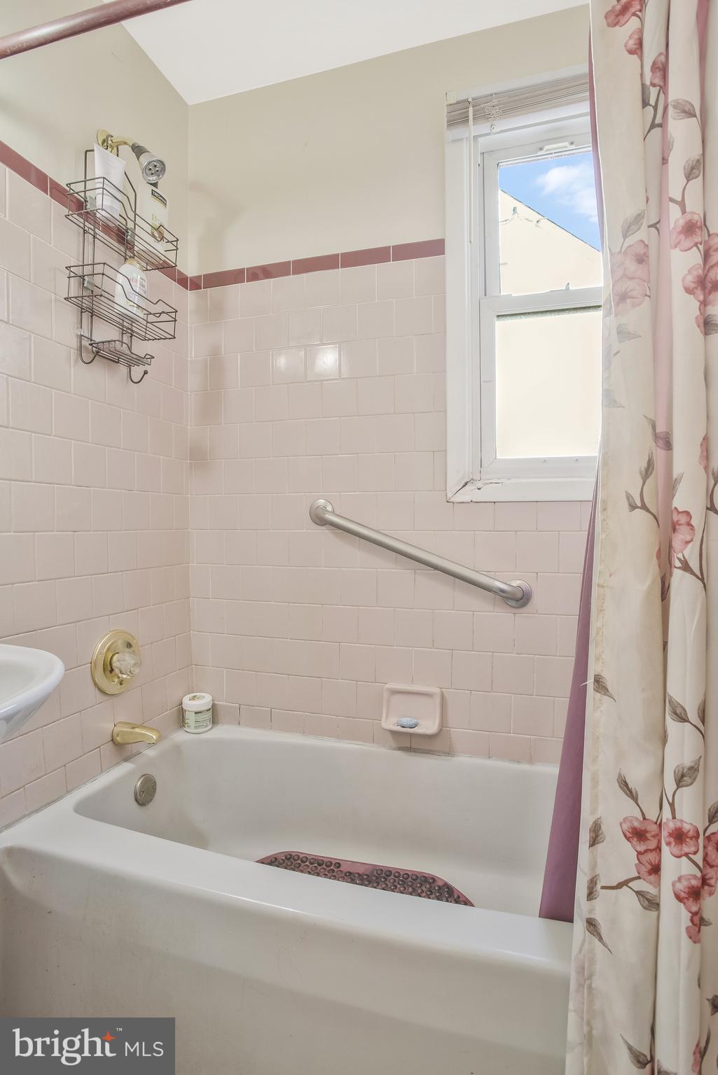 LOGAN VILLAGE - Residential