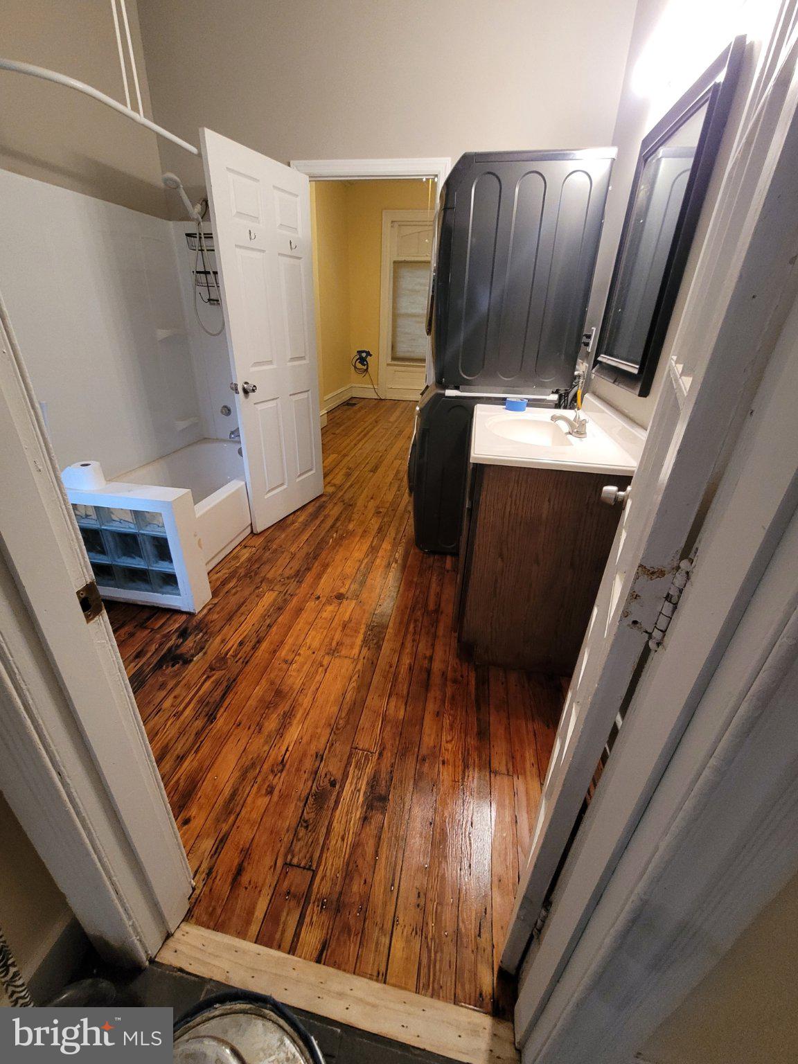 2253 N SYDENHAM STREET