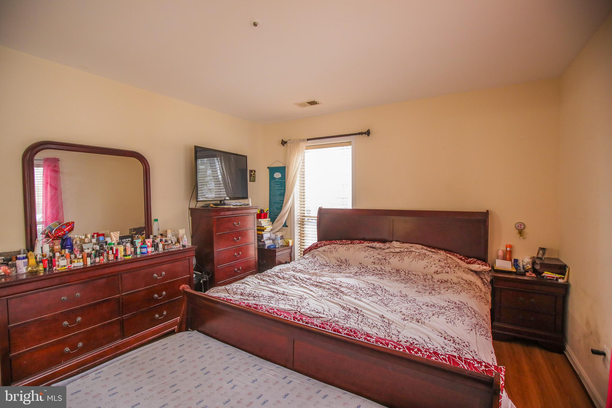 FOUR WINDS AT OAKTON - Residential