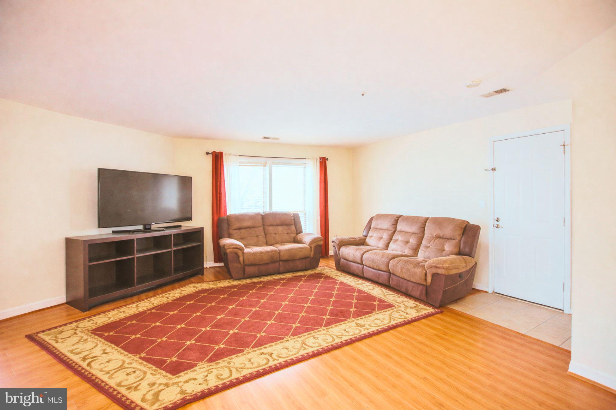 FOUR WINDS AT OAKTON - Residential