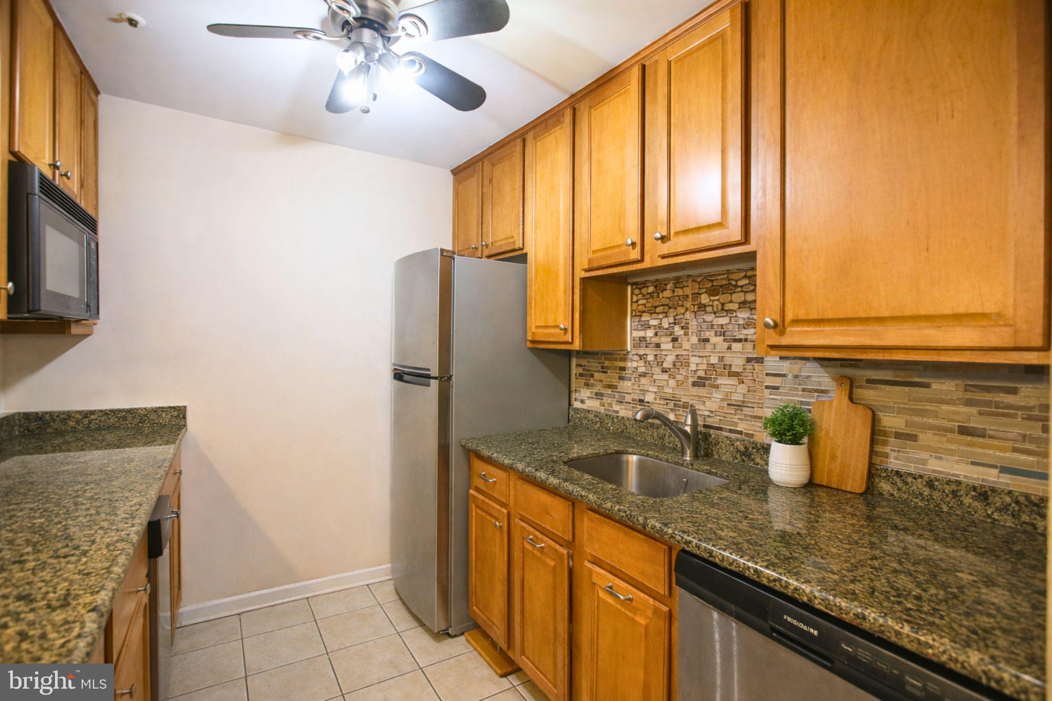 FOUR WINDS AT OAKTON - Residential