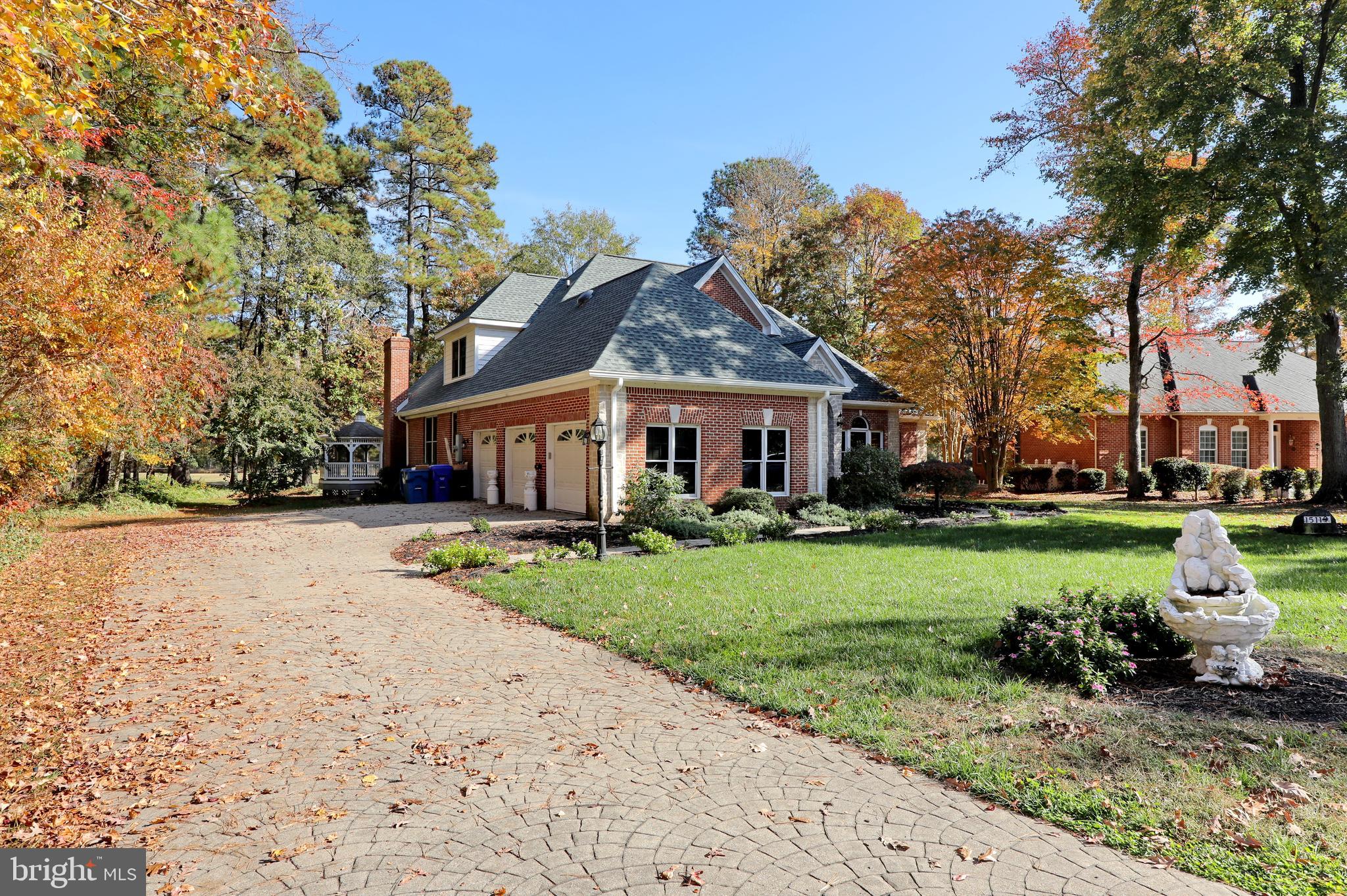 15119 BEACON HILL CIRCLE