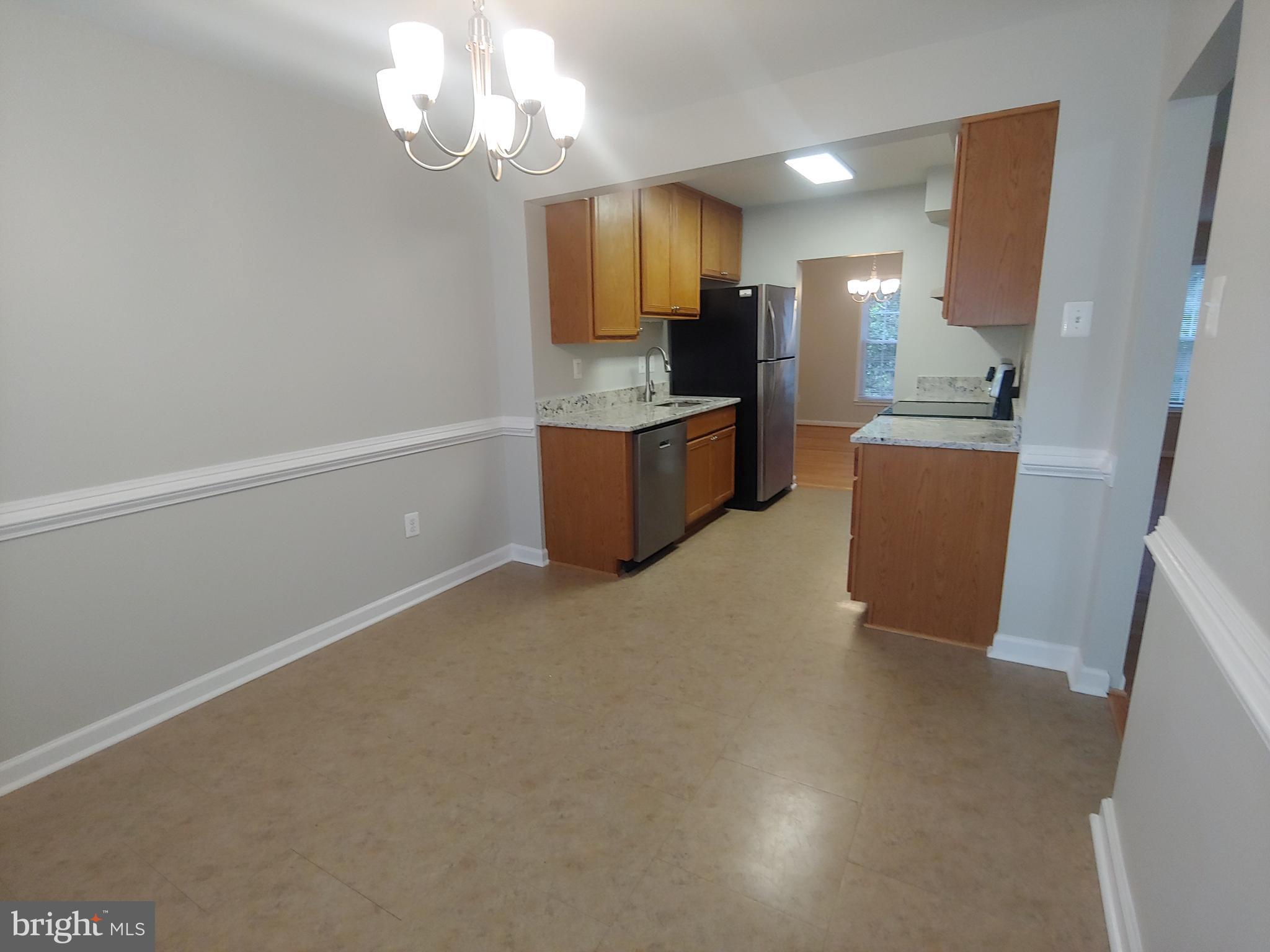 CROFTON COMMONS - Residential Lease