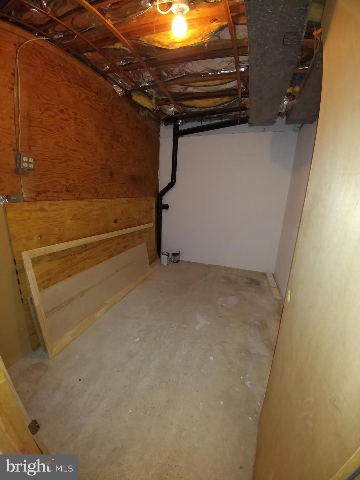 CROFTON COMMONS - Residential Lease