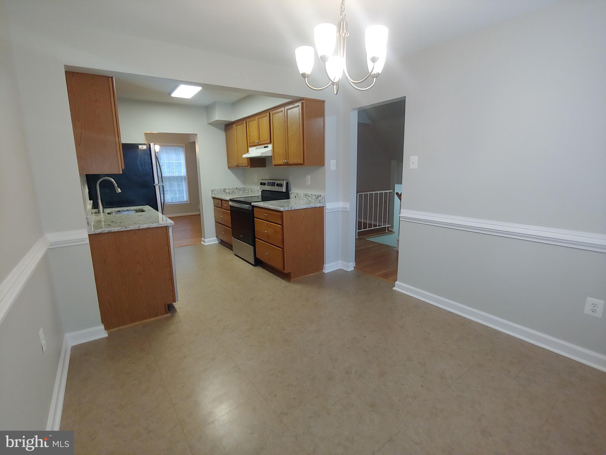 CROFTON COMMONS - Residential Lease