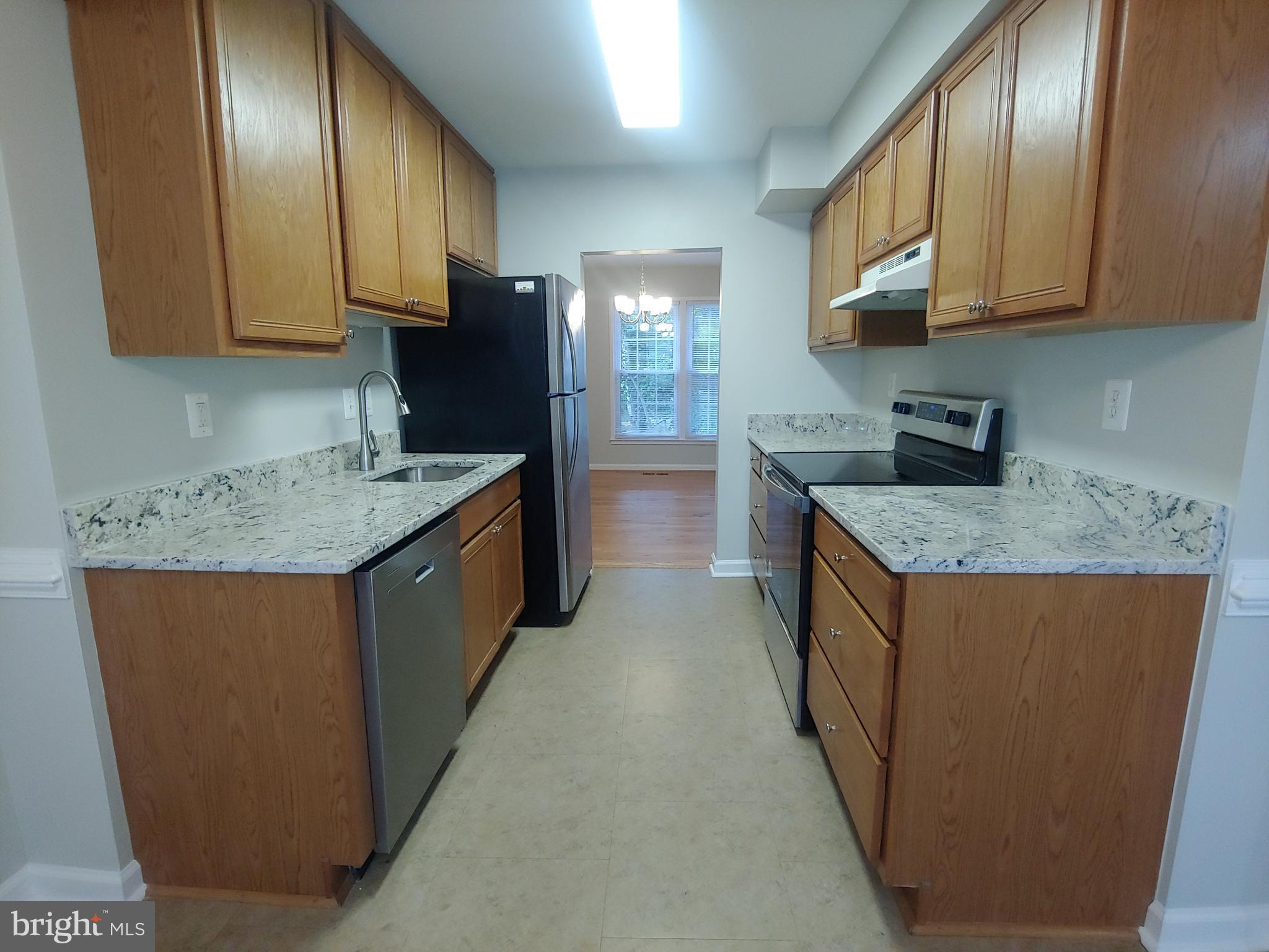 CROFTON COMMONS - Residential Lease