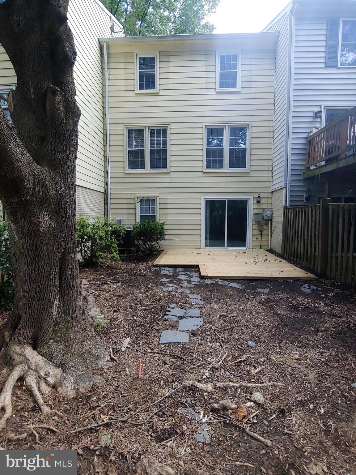 CROFTON COMMONS - Residential Lease