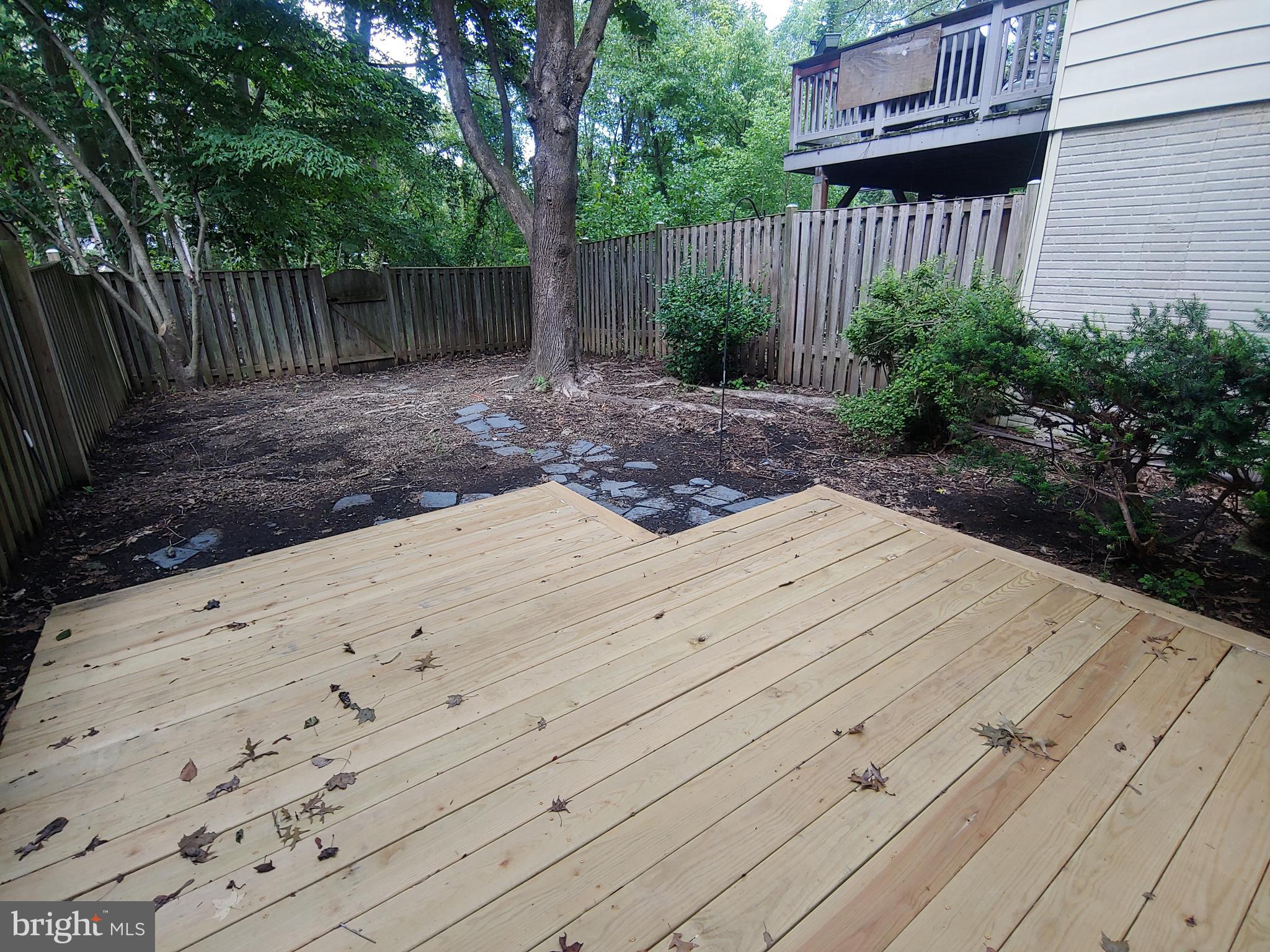 CROFTON COMMONS - Residential Lease