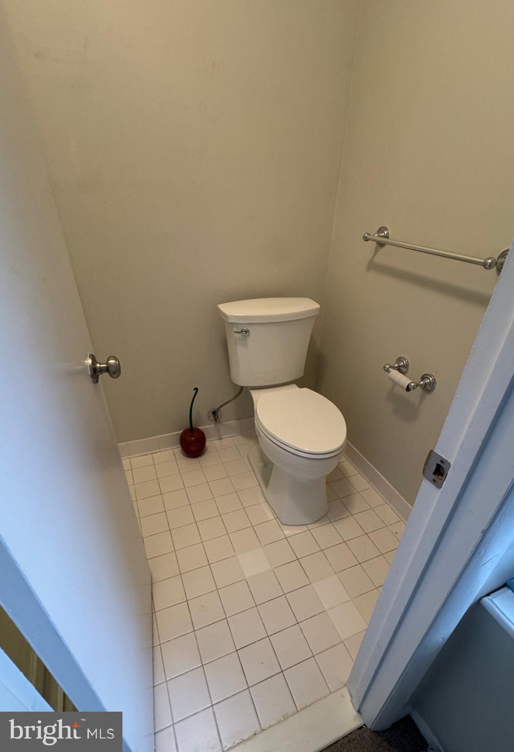 CROFTON COMMONS - Residential Lease