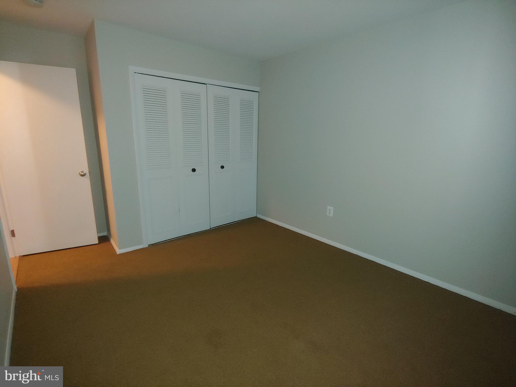 CROFTON COMMONS - Residential Lease